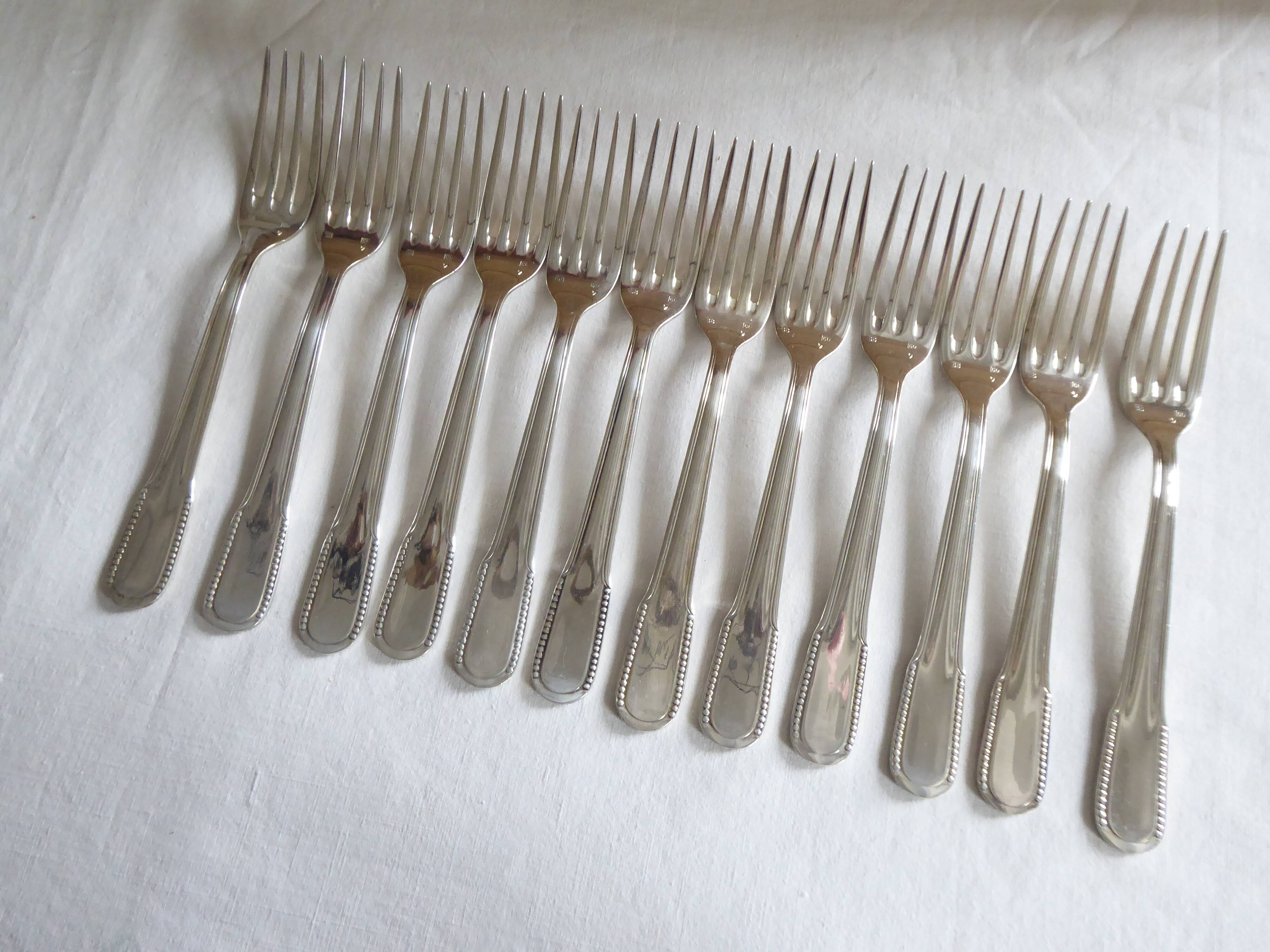 12 dessert forks, silver metal