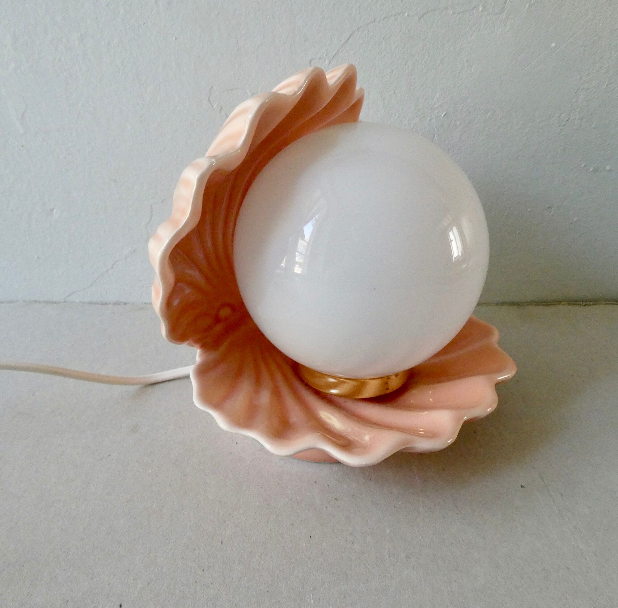 Ceramic shell lamp and 80s opaline lamp