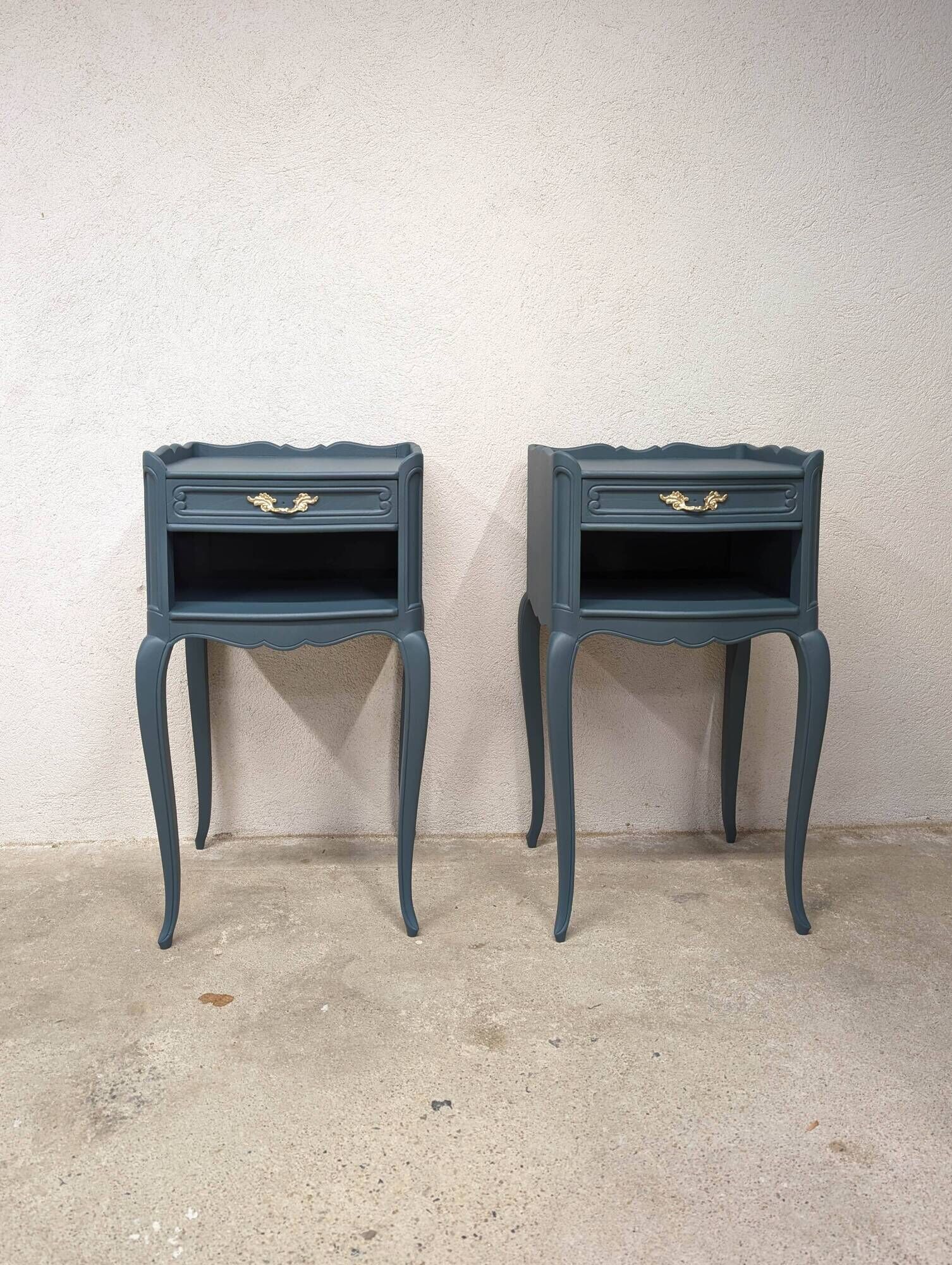 2 relooked cherry wood bedside tables