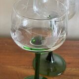 6 stemmed glasses with grape cluster decor
