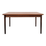 Table Henning Kjaernulf