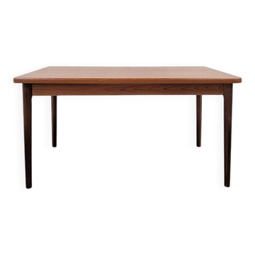 Table Henning Kjaernulf