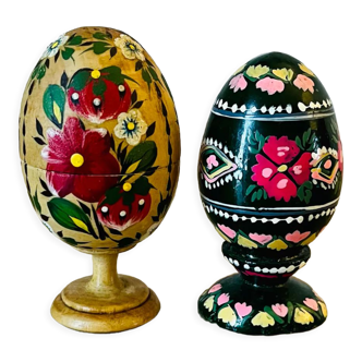 Khokloma painted eggs