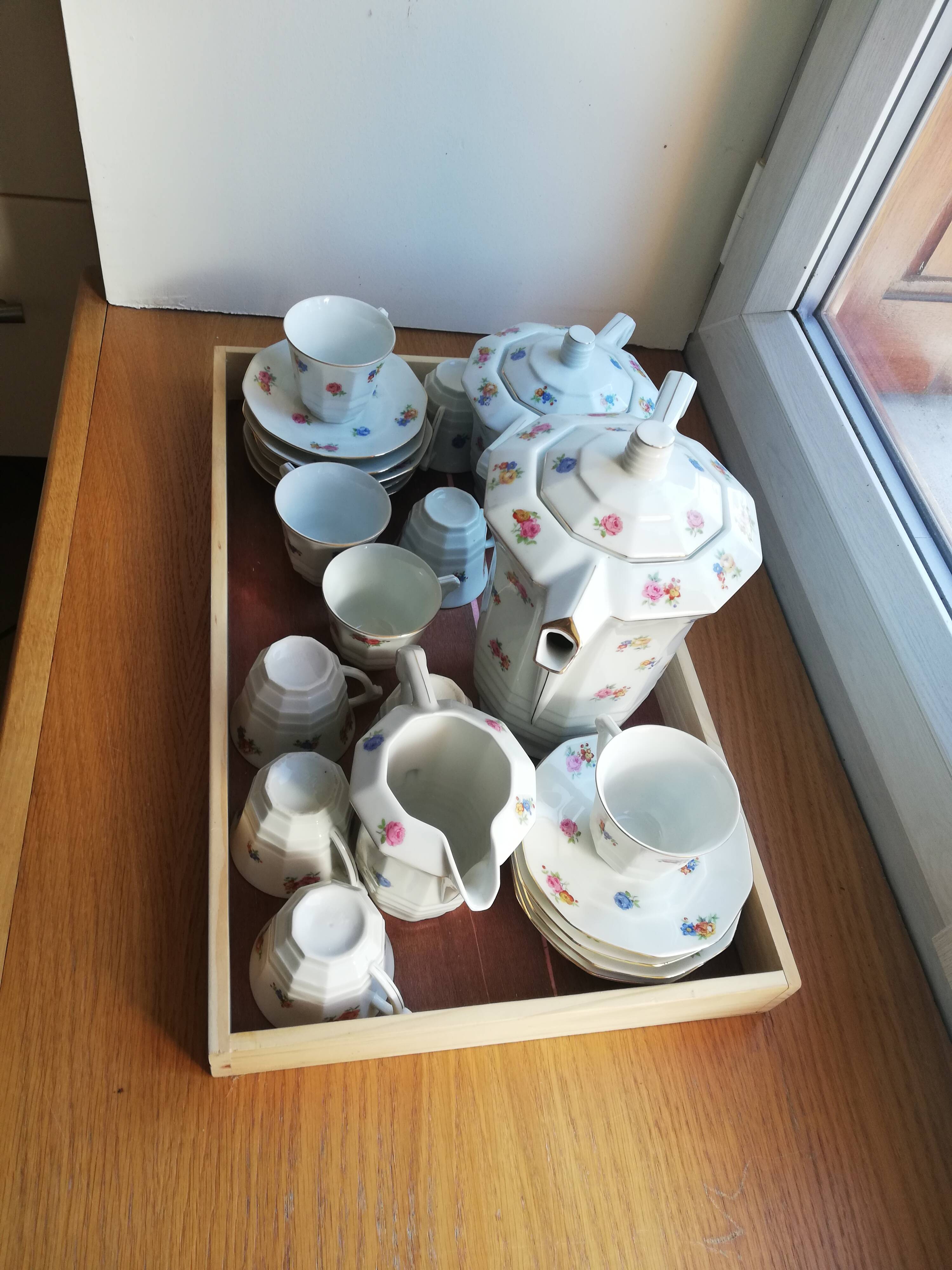 Antique coffee service in fine Limoza porcelain