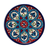 Plat émaillé à motifs géométriques