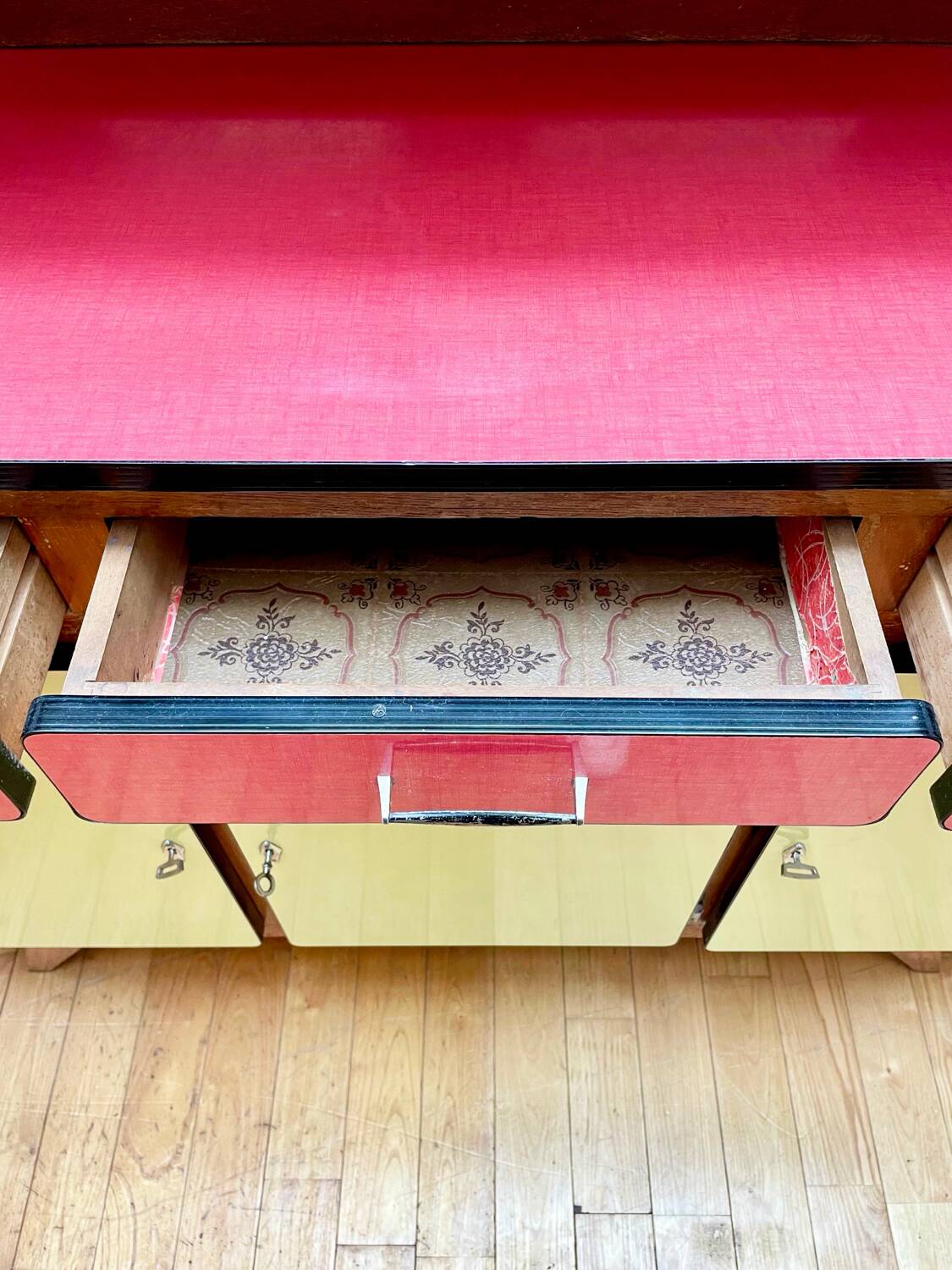 Buffet, Formica dresser, 1970s