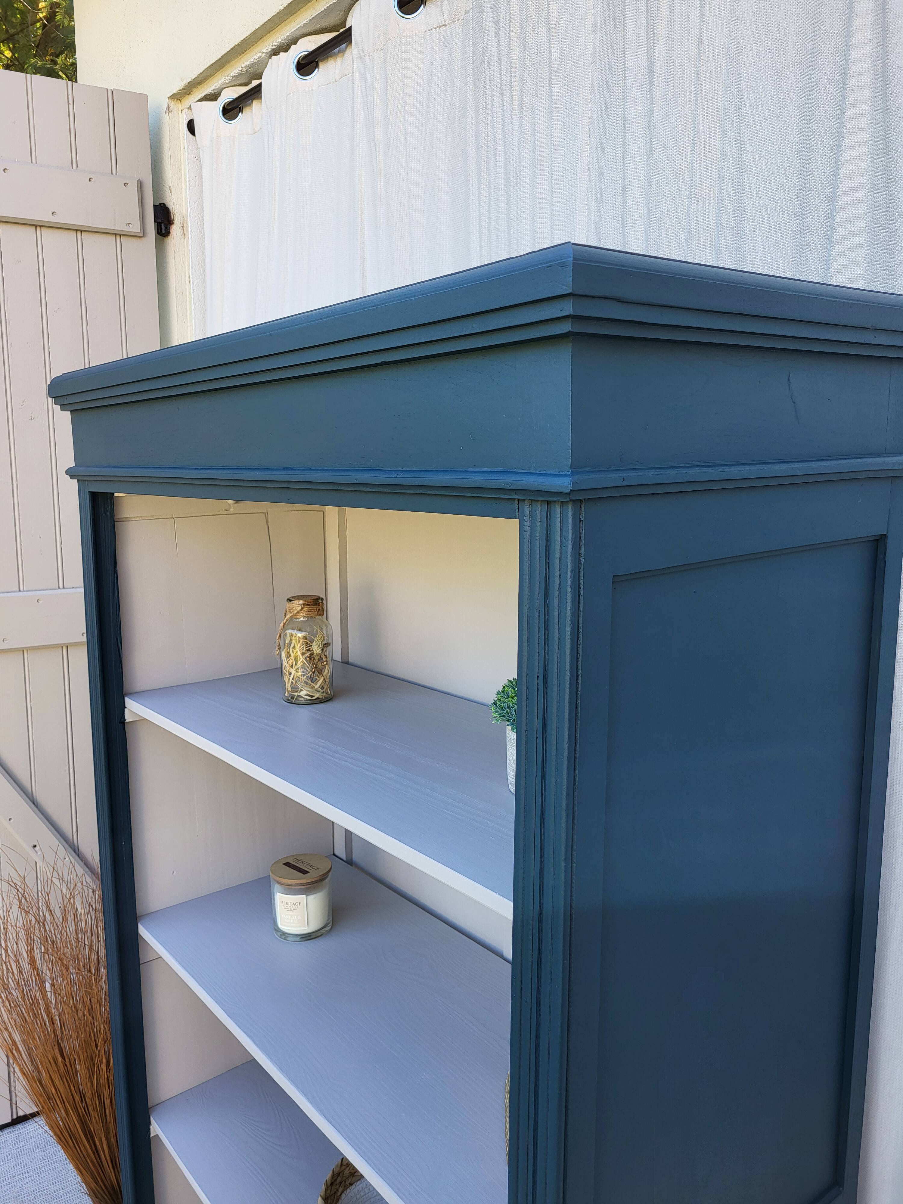 Bookcase / Shelf