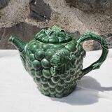 Green slurry teapot, grape pattern