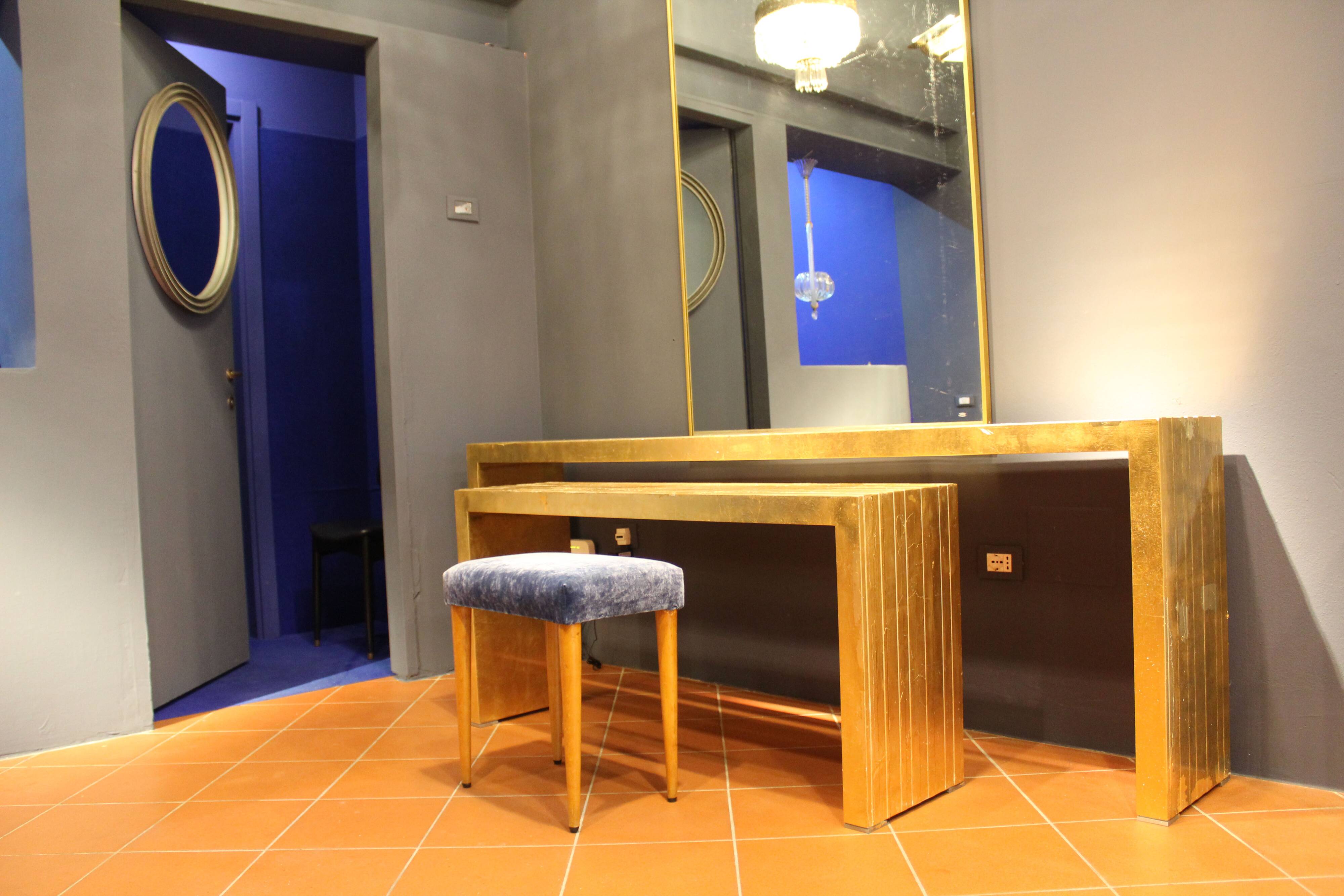 Panca vintage in wood and velluto blue Italia 1950s