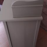 Green Parisian buffet