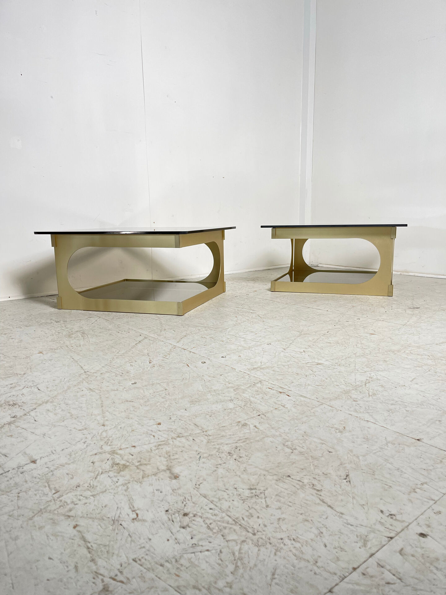 Paire de tables Pierre Vandel 1970