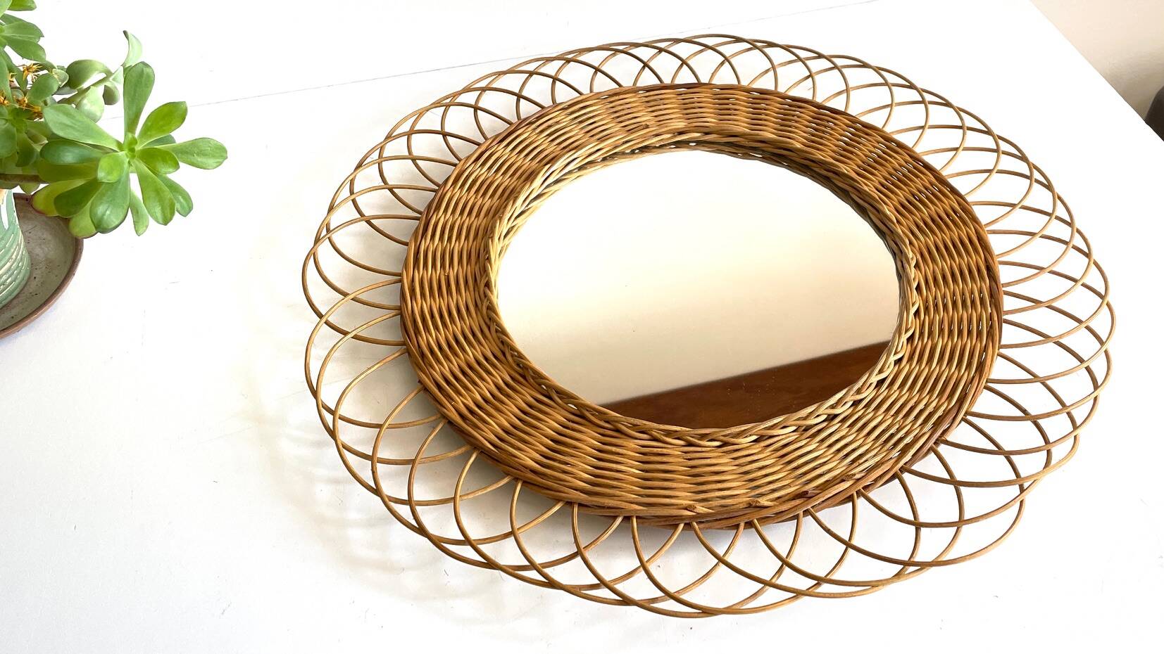 Miroir soleil en rotin vintage