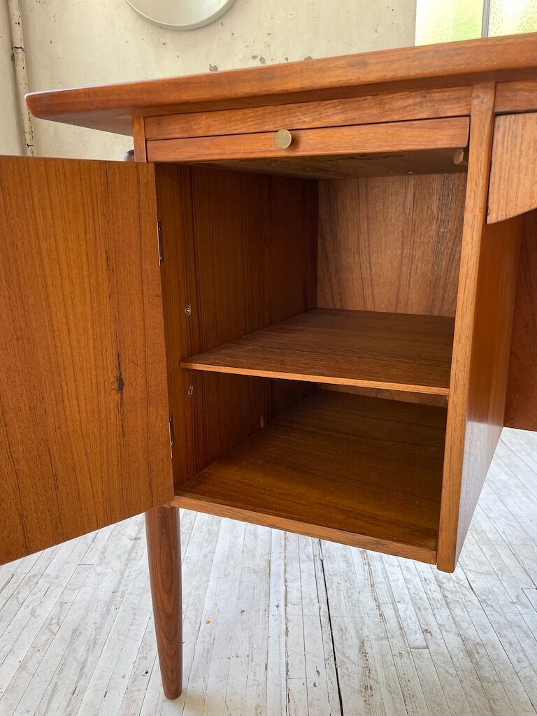 Scandinavian "boomerang" two-sided teak desk Midtjydsk Mobelfabrilk
