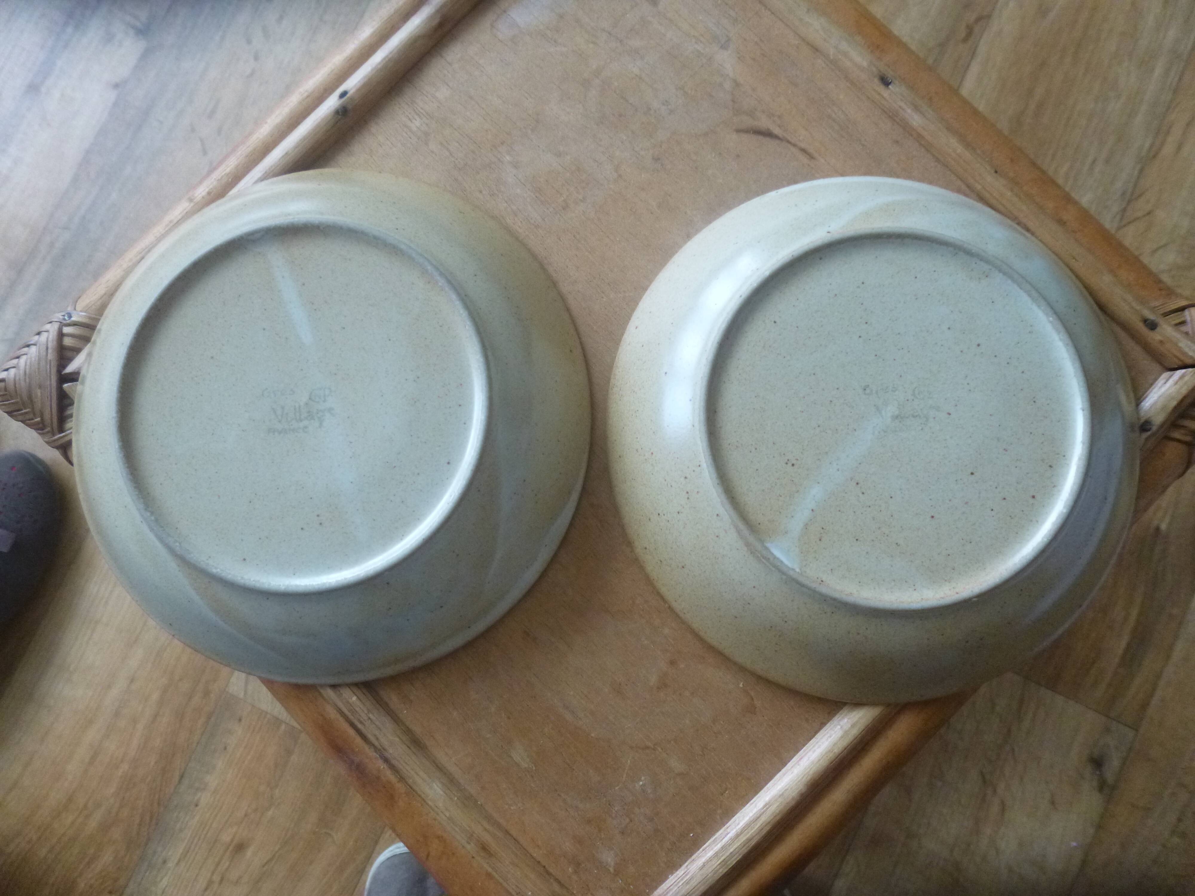 2 hollow sandstone plates - Sandstone Village