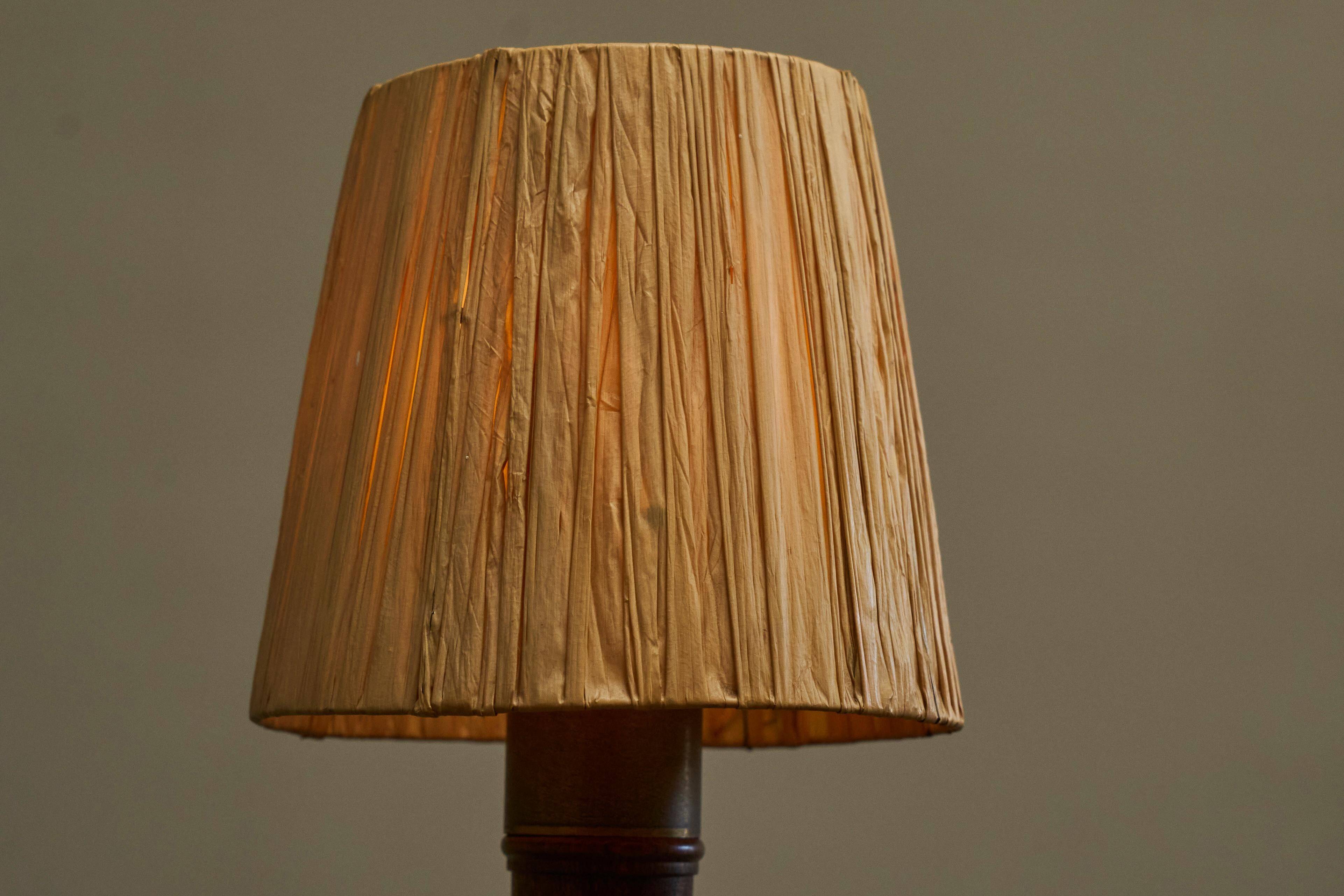 Mid-Century Accent Table Lamp in Solid Oak and Patinated Brass