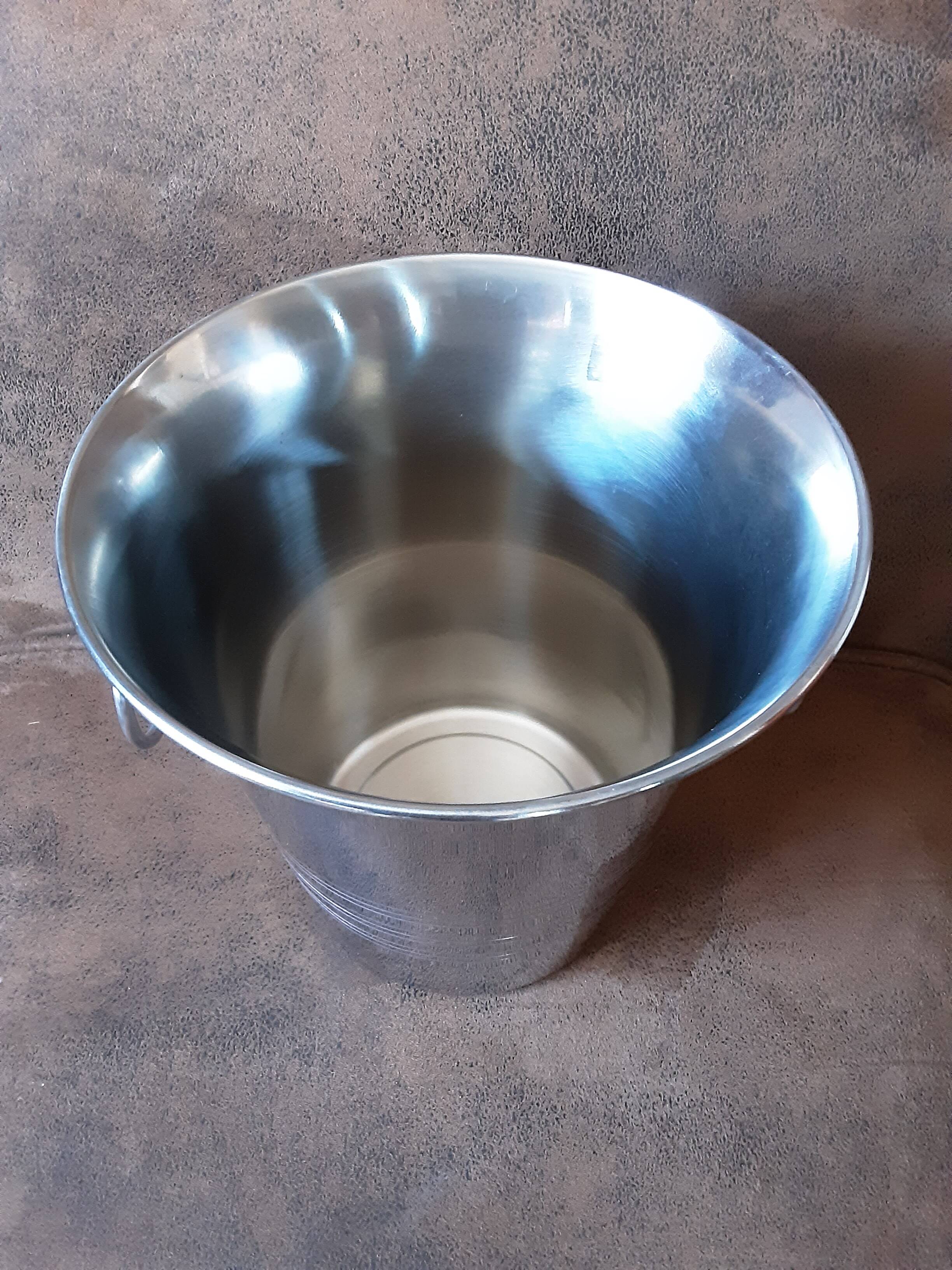 Metal champagne bucket