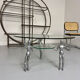 Table basse verre et métal design années 80 personnages métal vintage