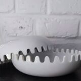 Mebel Clam ashtray from the 1970s by Alan Fletcher in white.