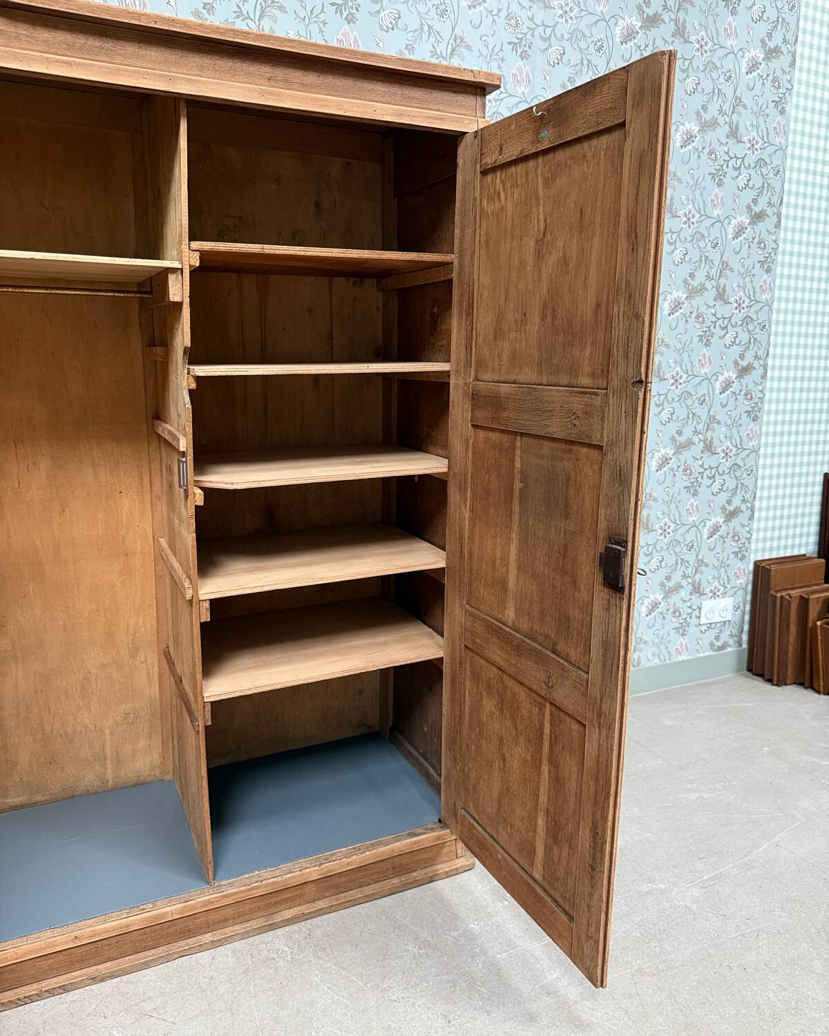 Parisian wardrobe (renovated)