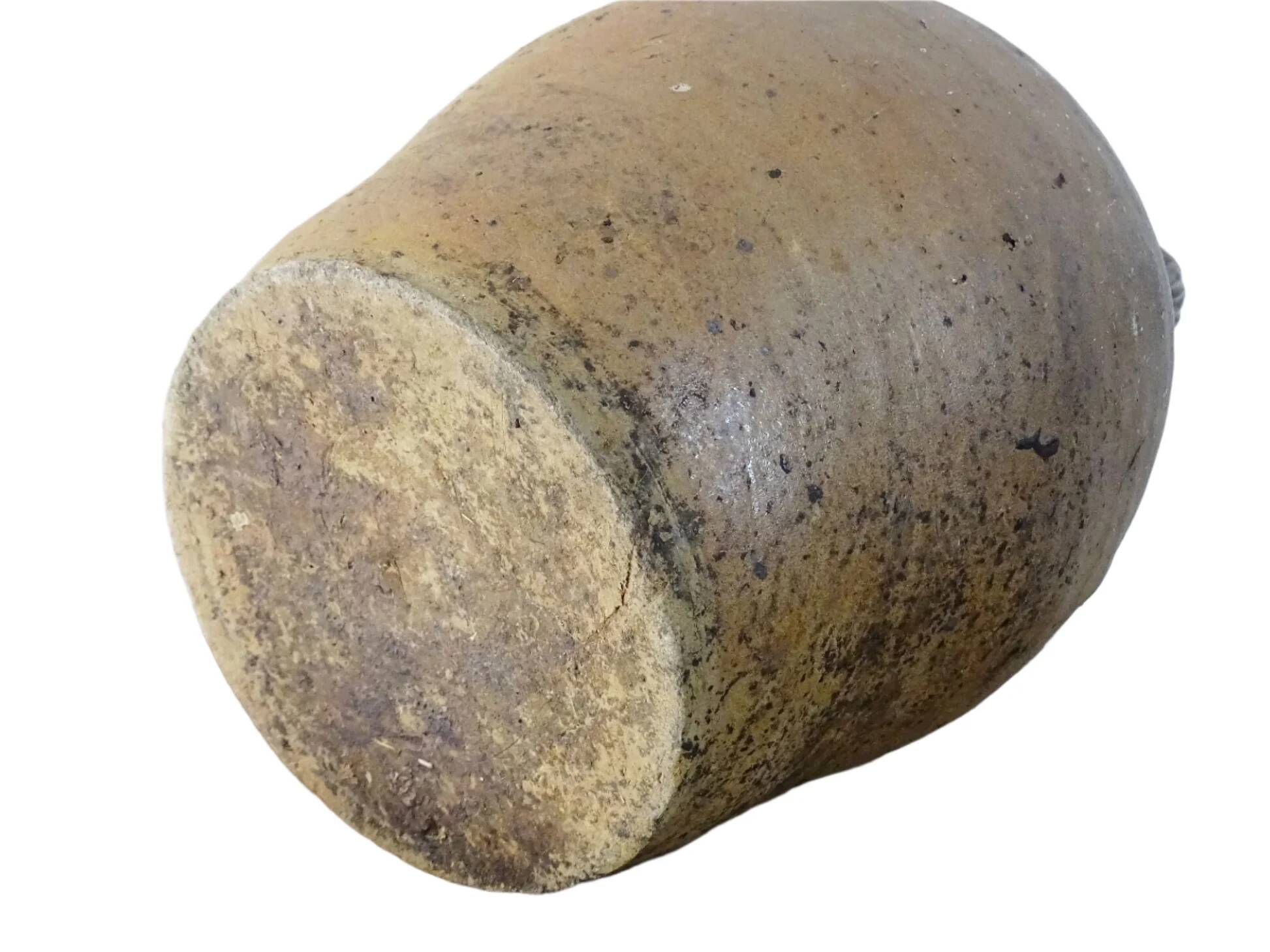 Pichet en céramique ancienne française