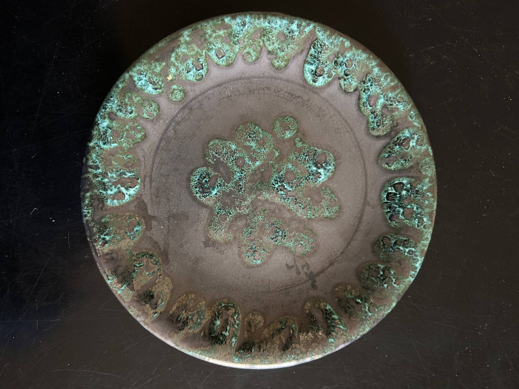 11 flat ceramic plates from Petit Massé Morvan.