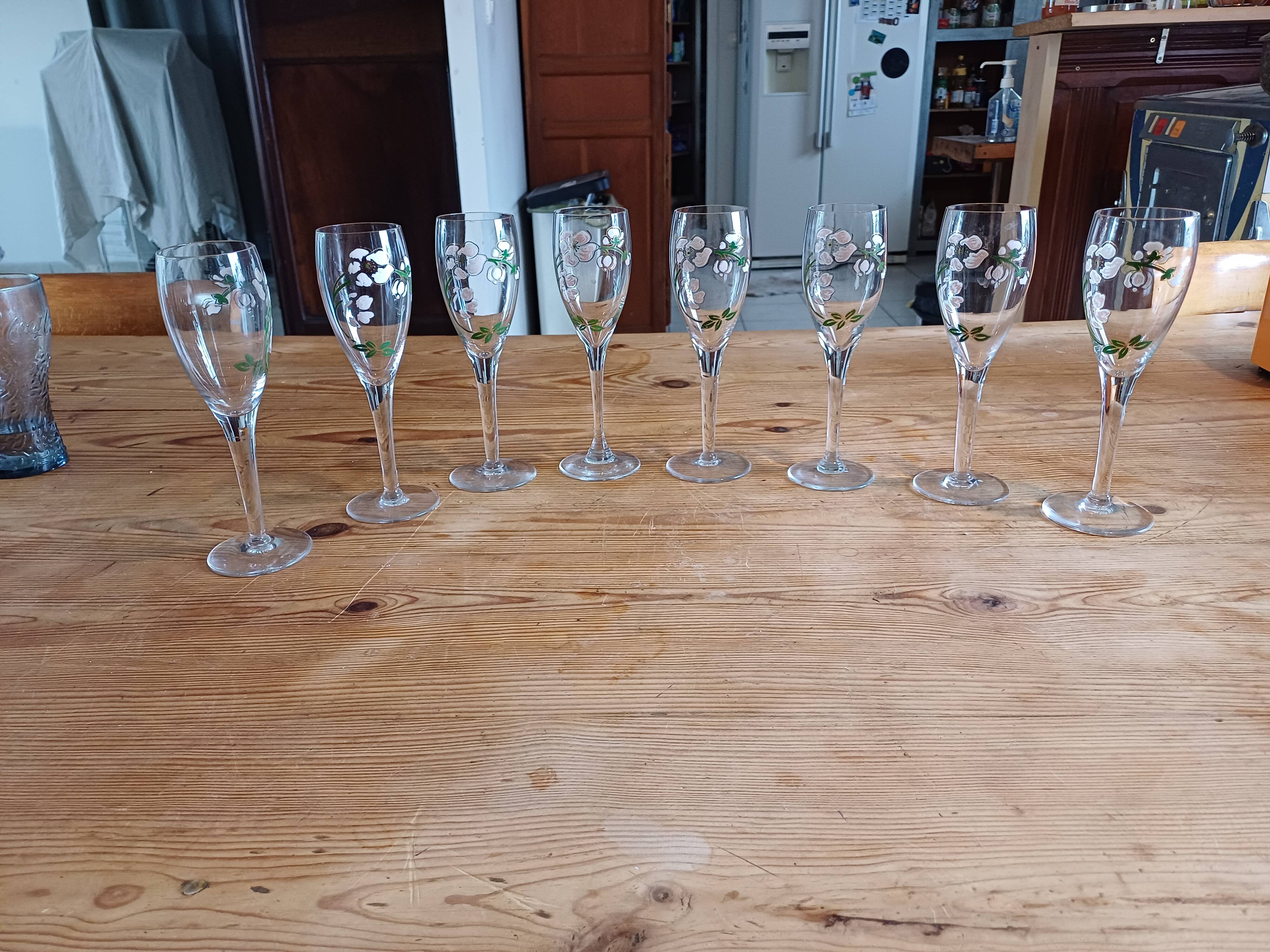 8 perrier jouet crystal champagne flutes