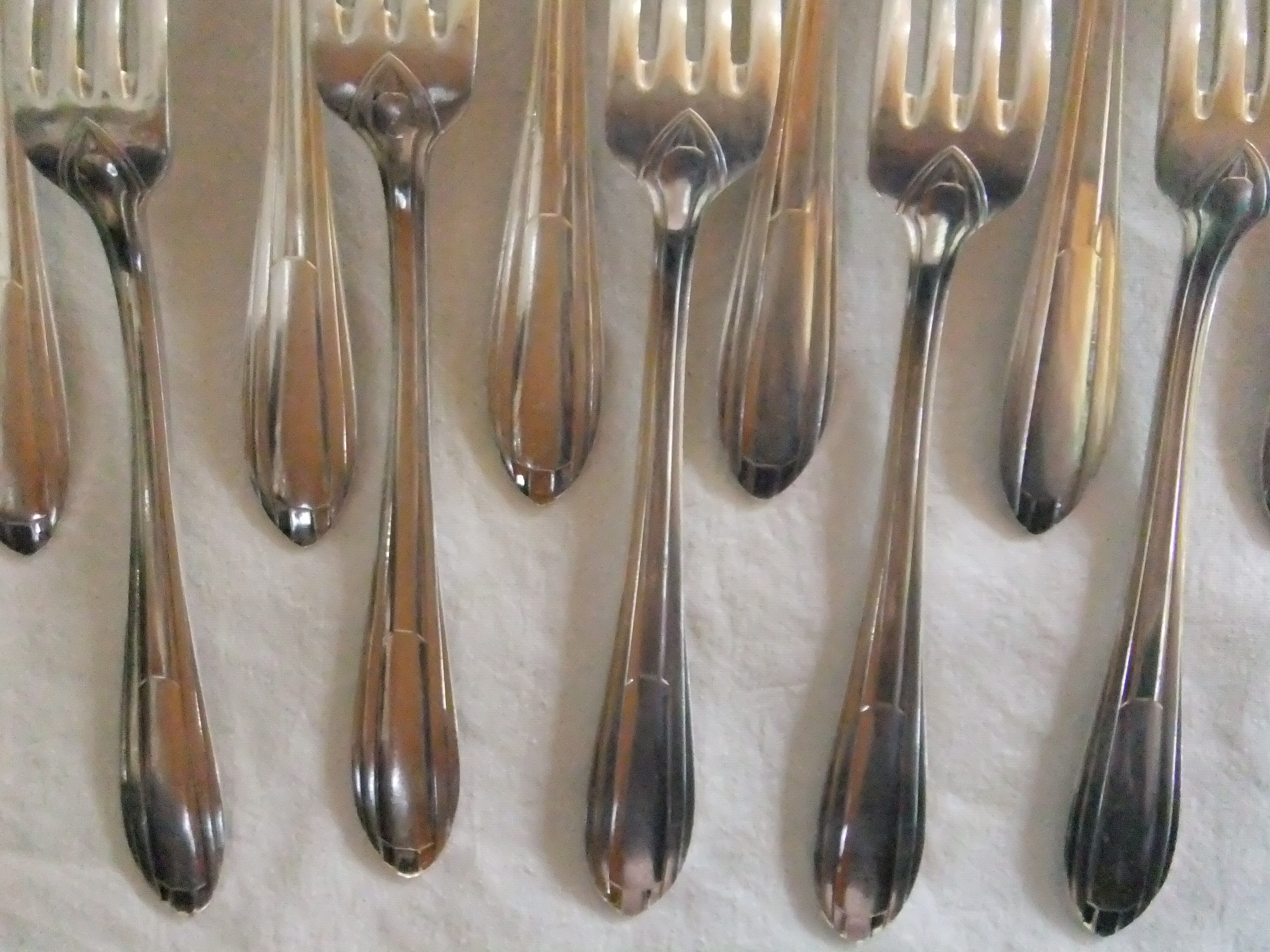 Fourchette art déco métal argente marque Le mondial poinçon