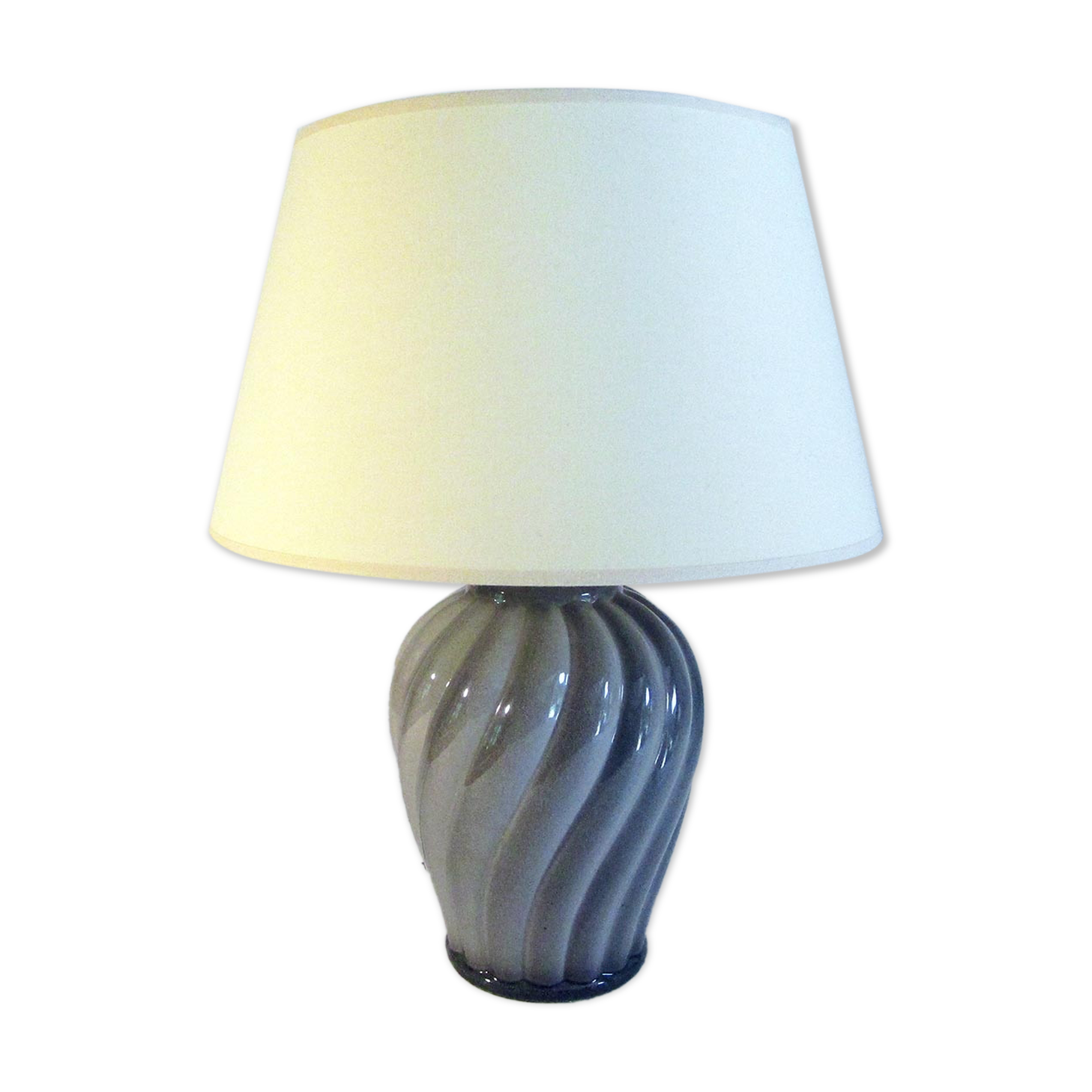 Twisted ceramic lamp