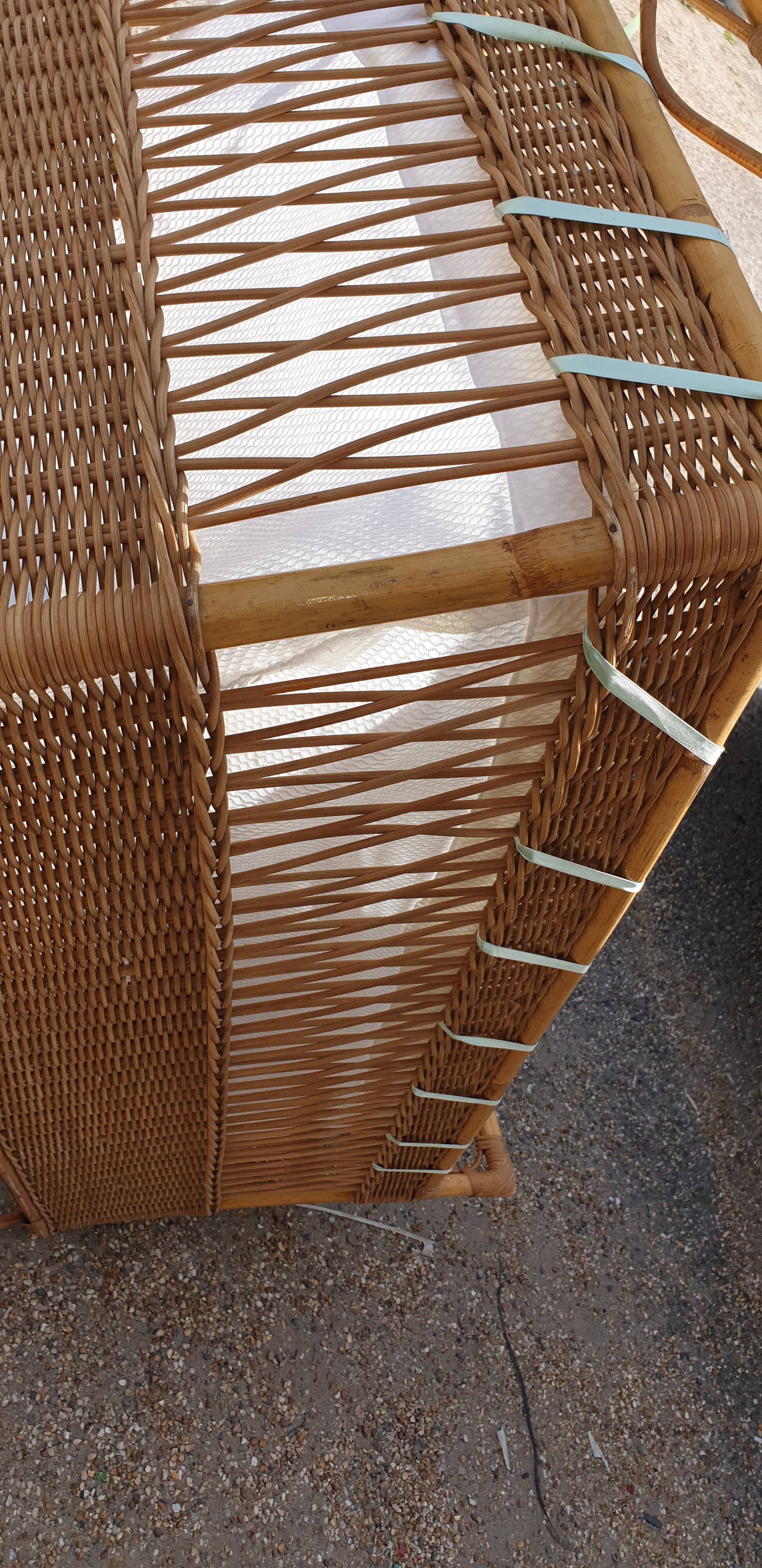 Rattan children's basket bed