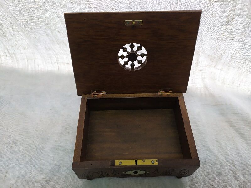 Carved solid wood matchbox with Breton deco lock