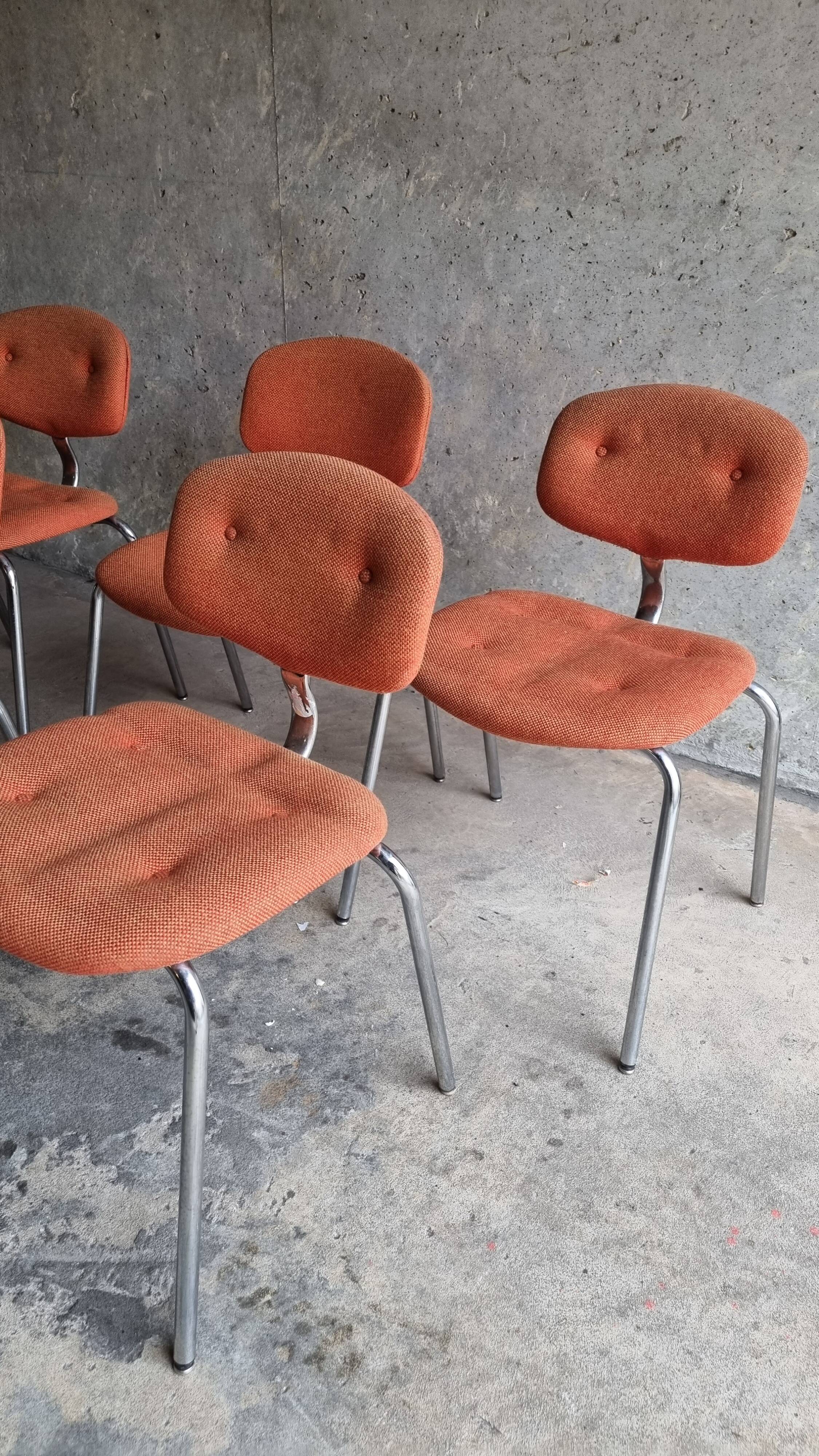 Set of 5 steelcase strafor chairs