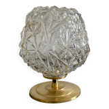 Table lamp with vintage globe