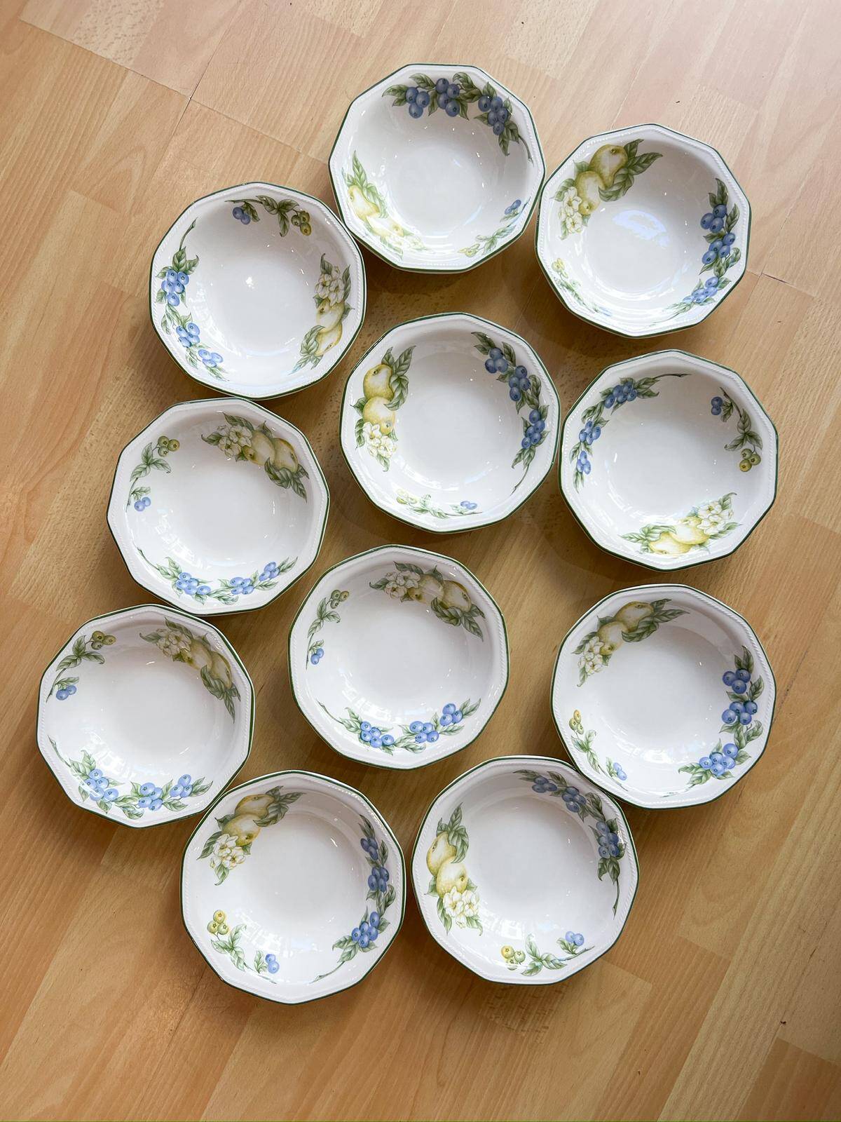 11 Churchill deep dessert plates