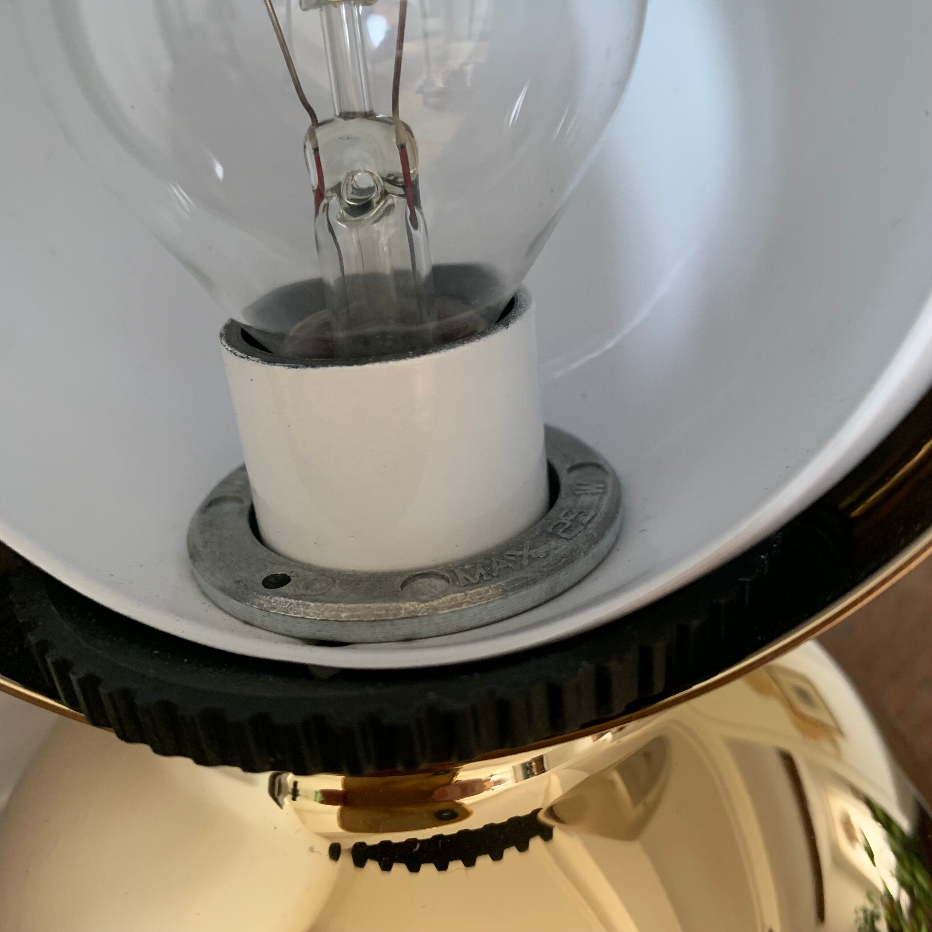 Lampe Eclisse Gold de Vico Magistretti pour Artemide