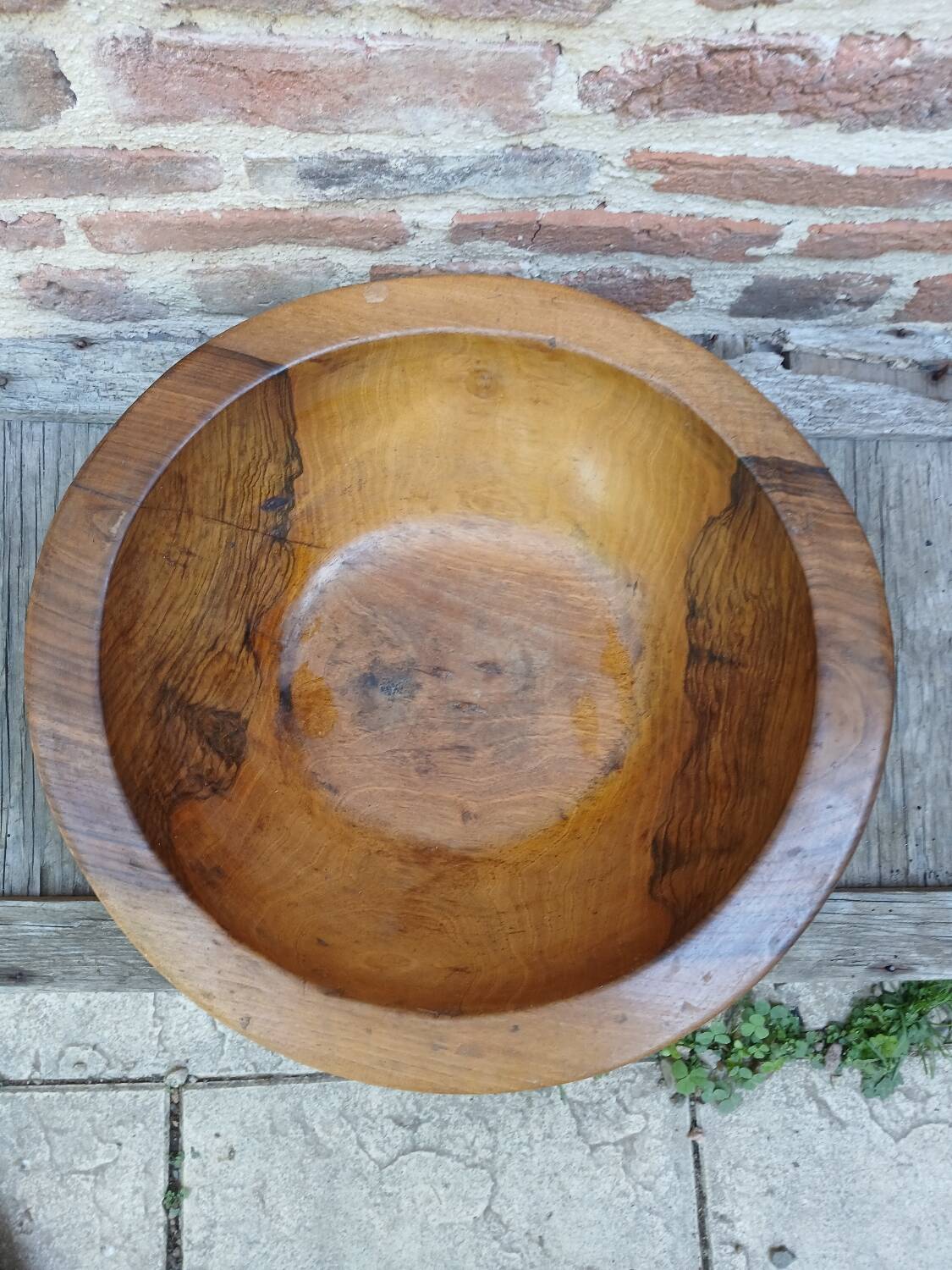 Olive wood salad bowl/fruit bowl
