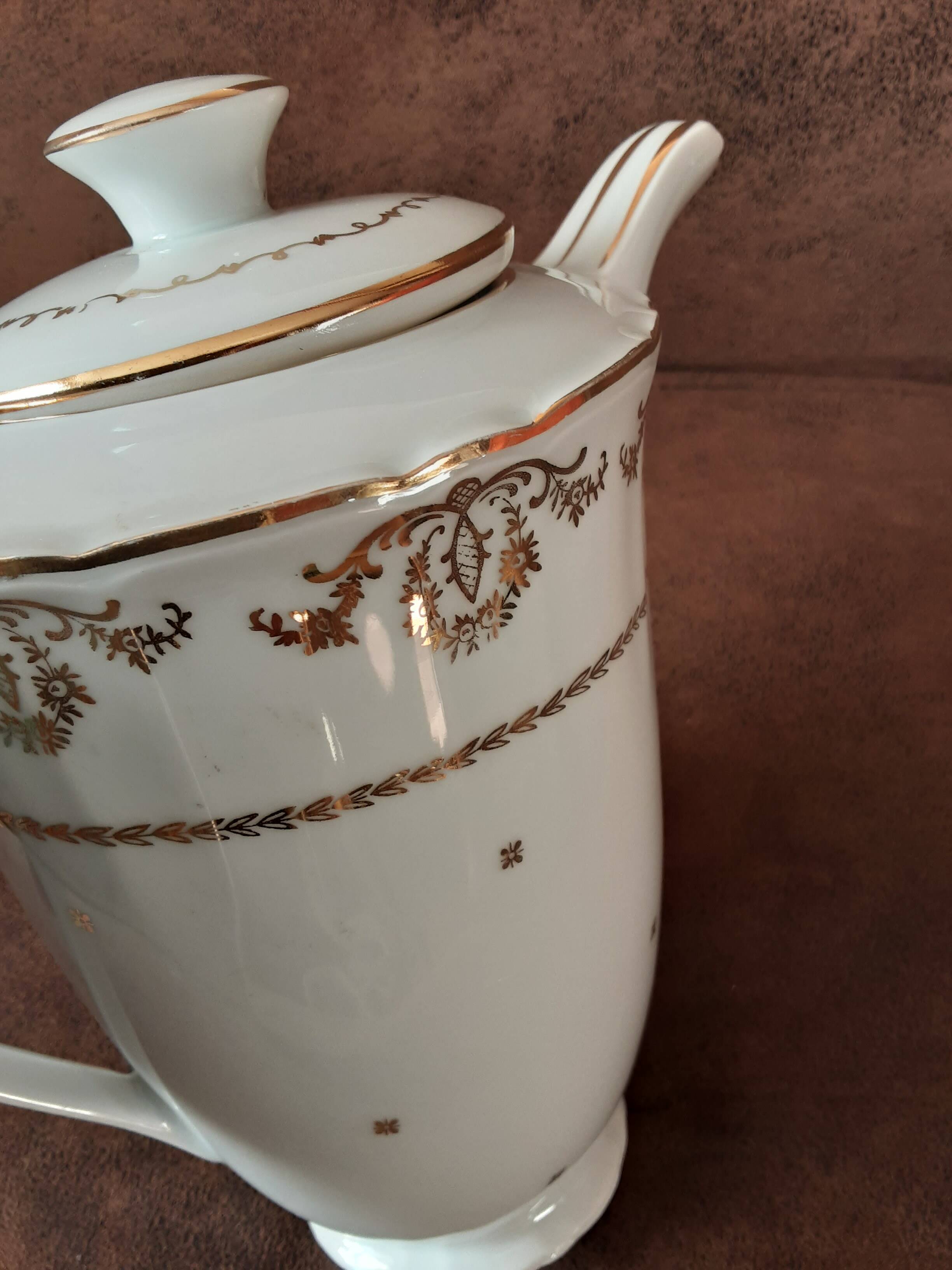 Luxury porcelain coffee pot from the National Company