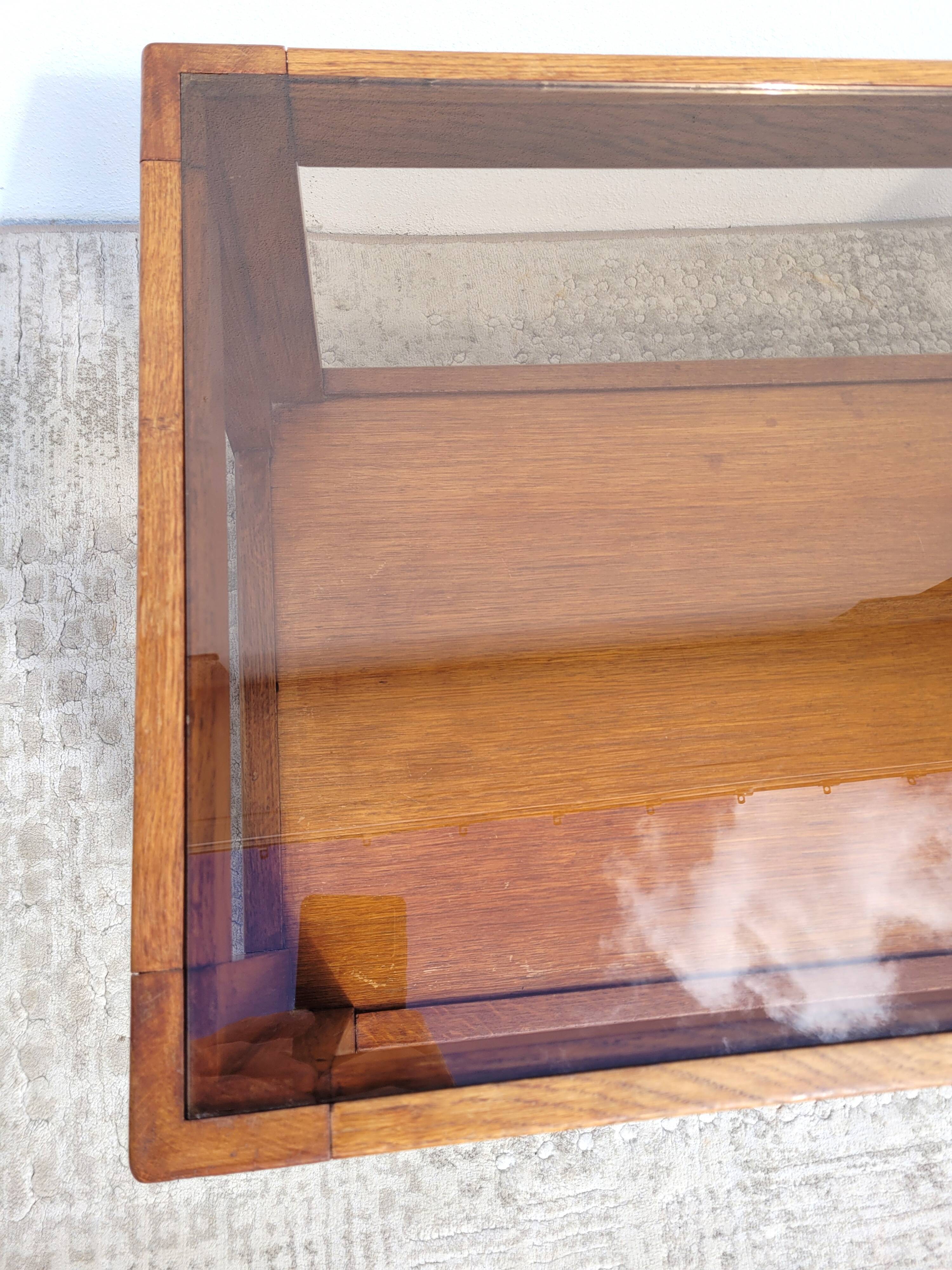 Table basse vintage bois et verre fumé 1970