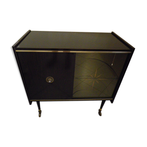 Meuble bar sur roulettes