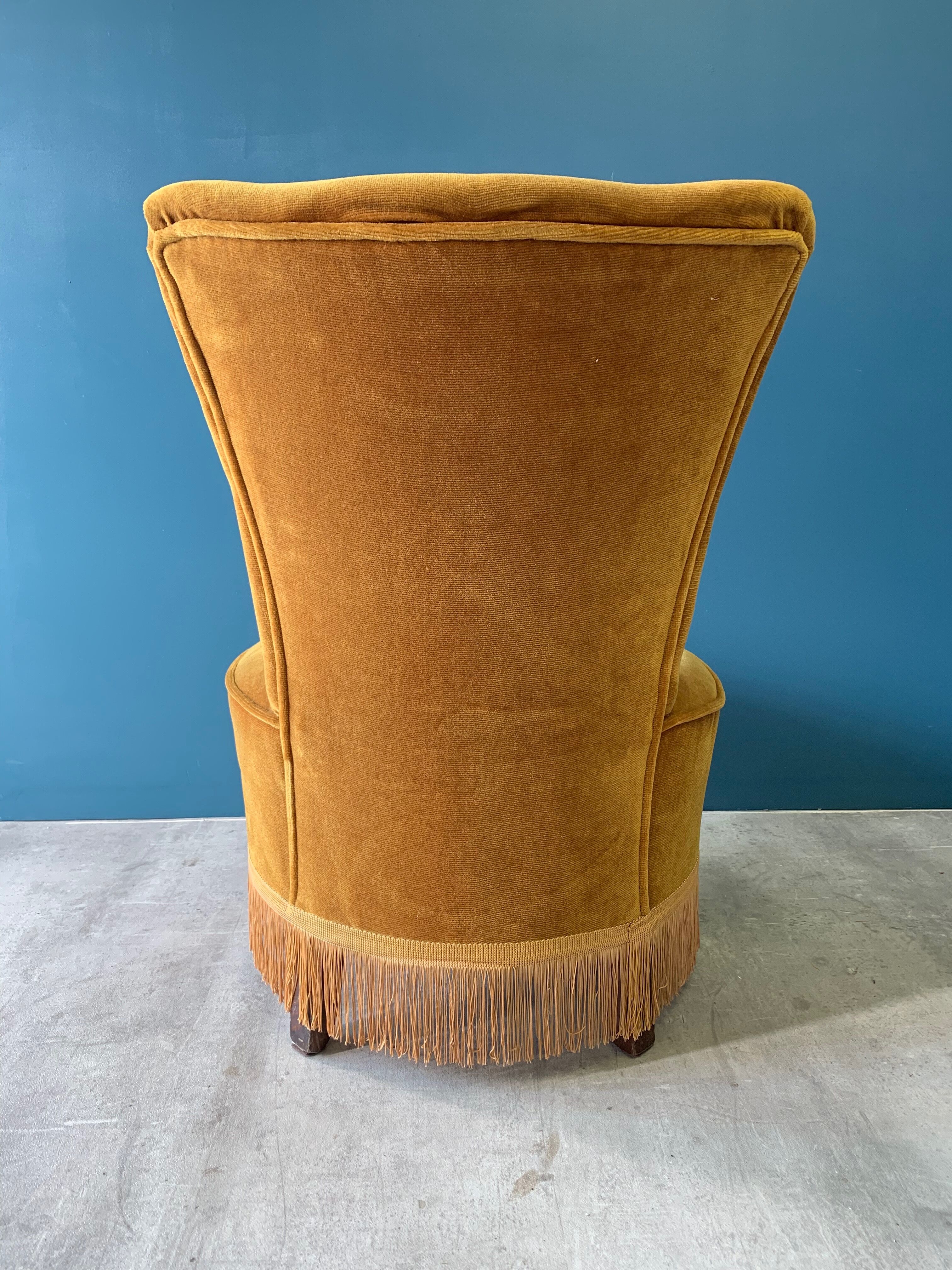 Vintage toad armchair