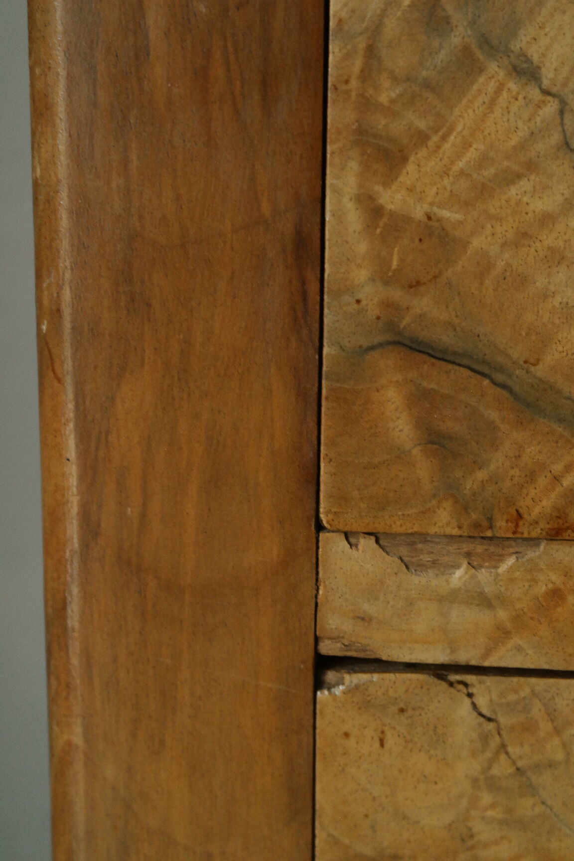 Louis Philippe style chest of drawers in light walnut, 20th century