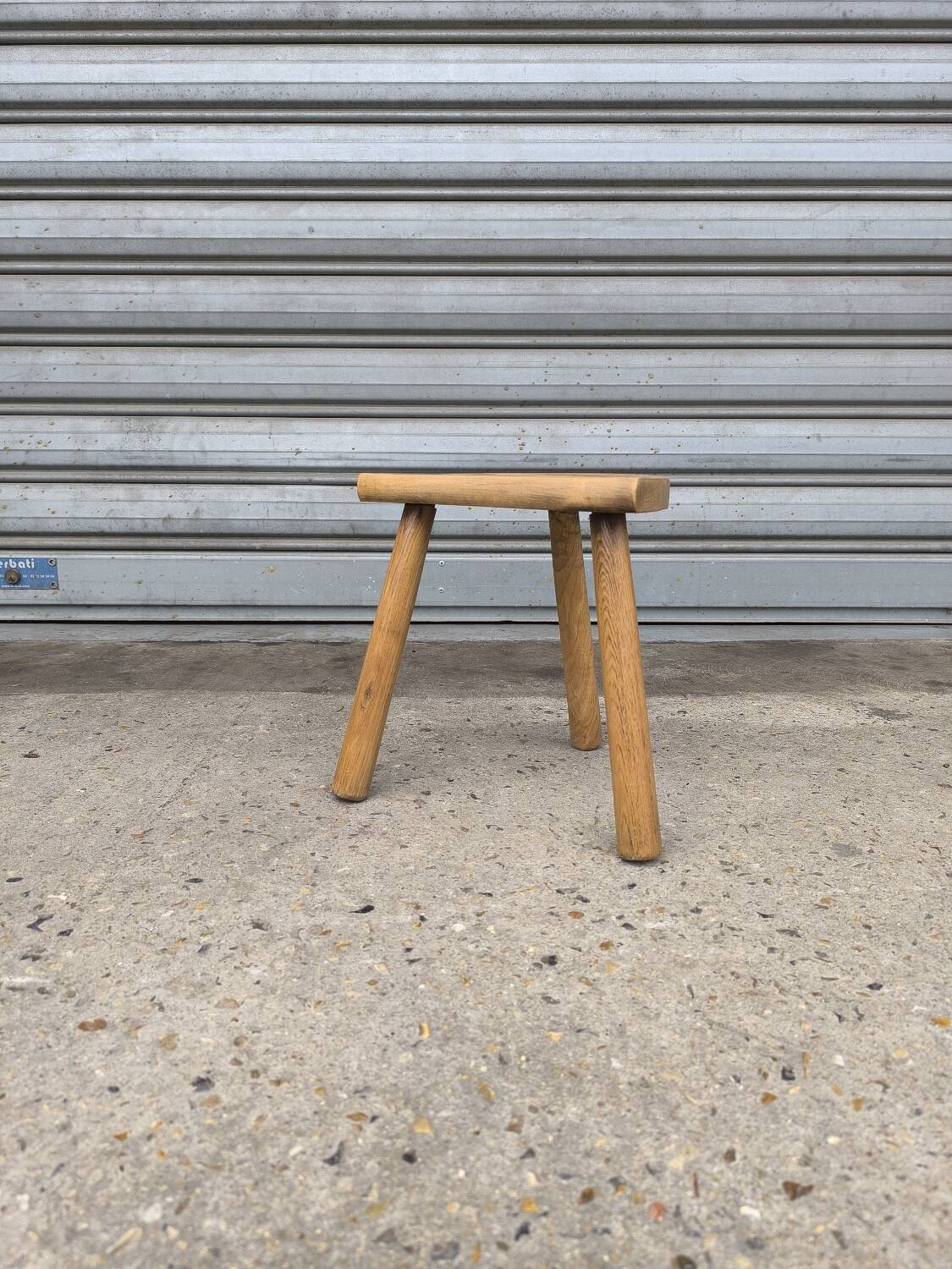 Tabouret tripode en bois de hêtre 1960