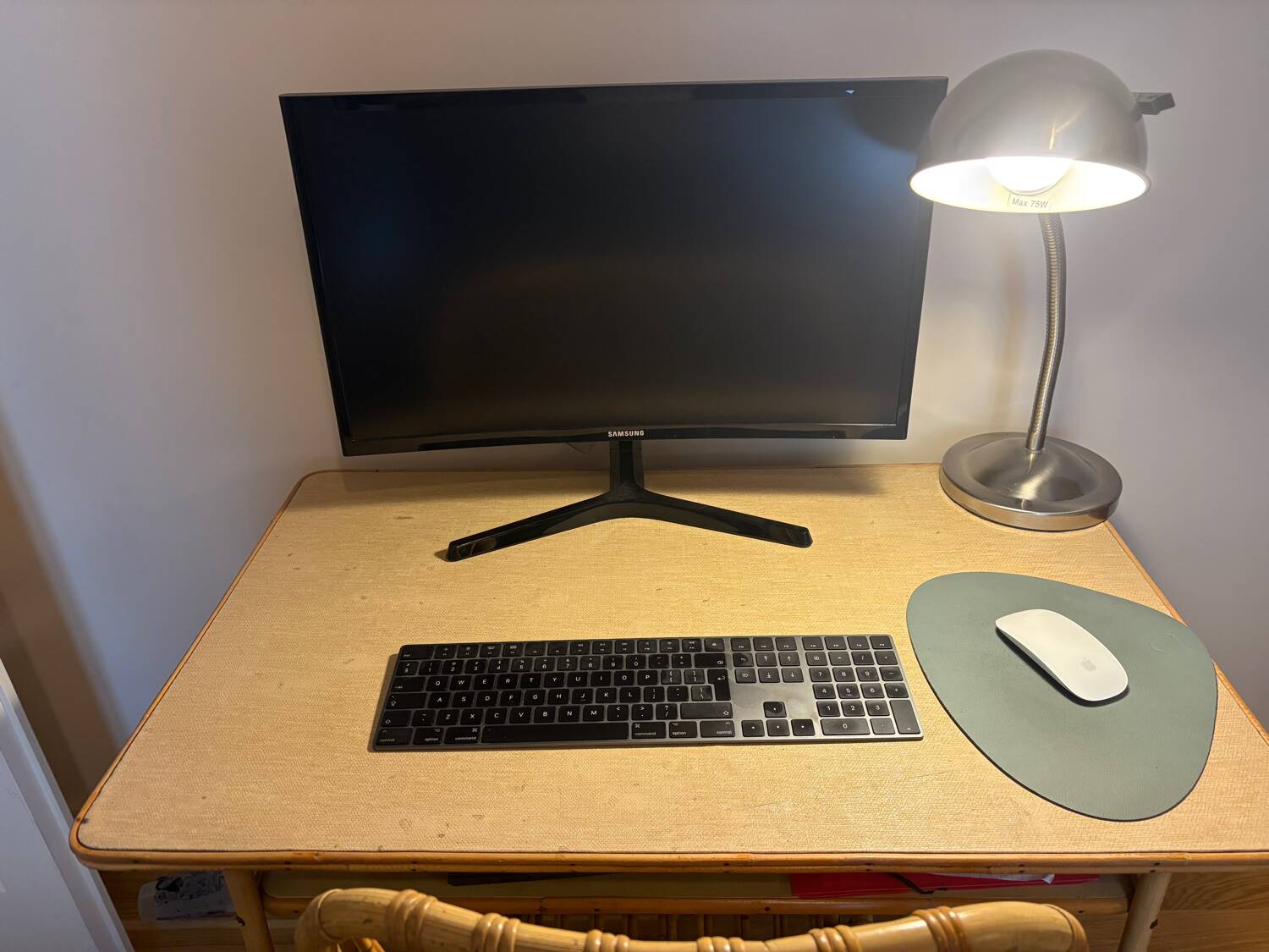 Vintage desk in rattan and bamboo from the 50s/60s.