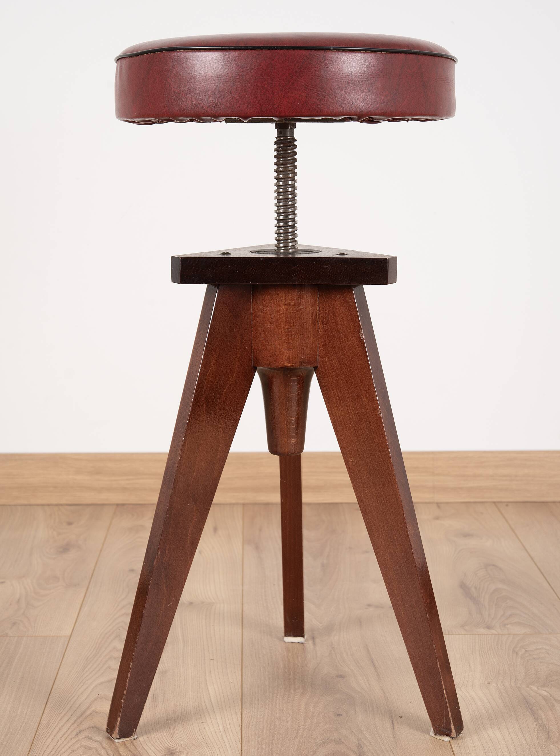 Adjustable piano stool. German design, Reiner Modell