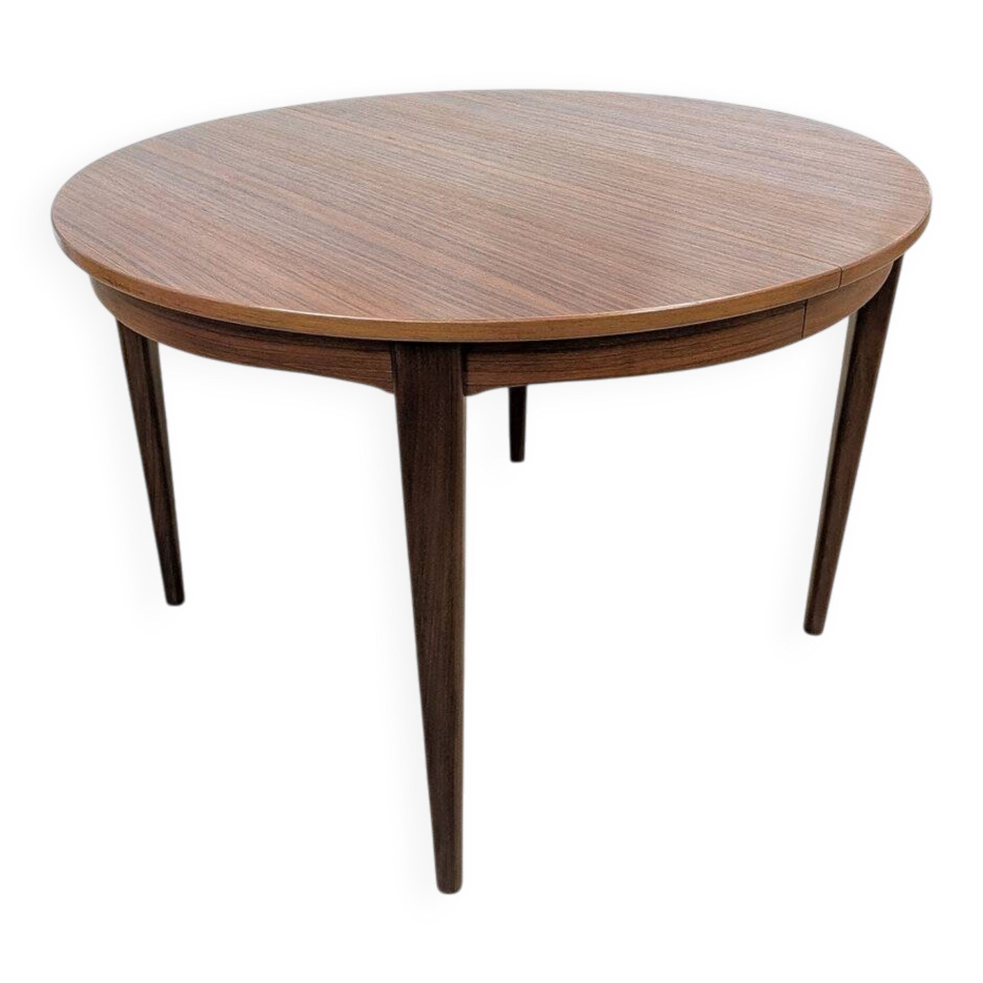 Scandinavian round table