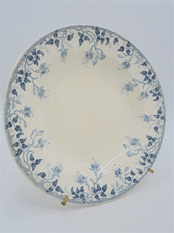 Series of 6 soup plates