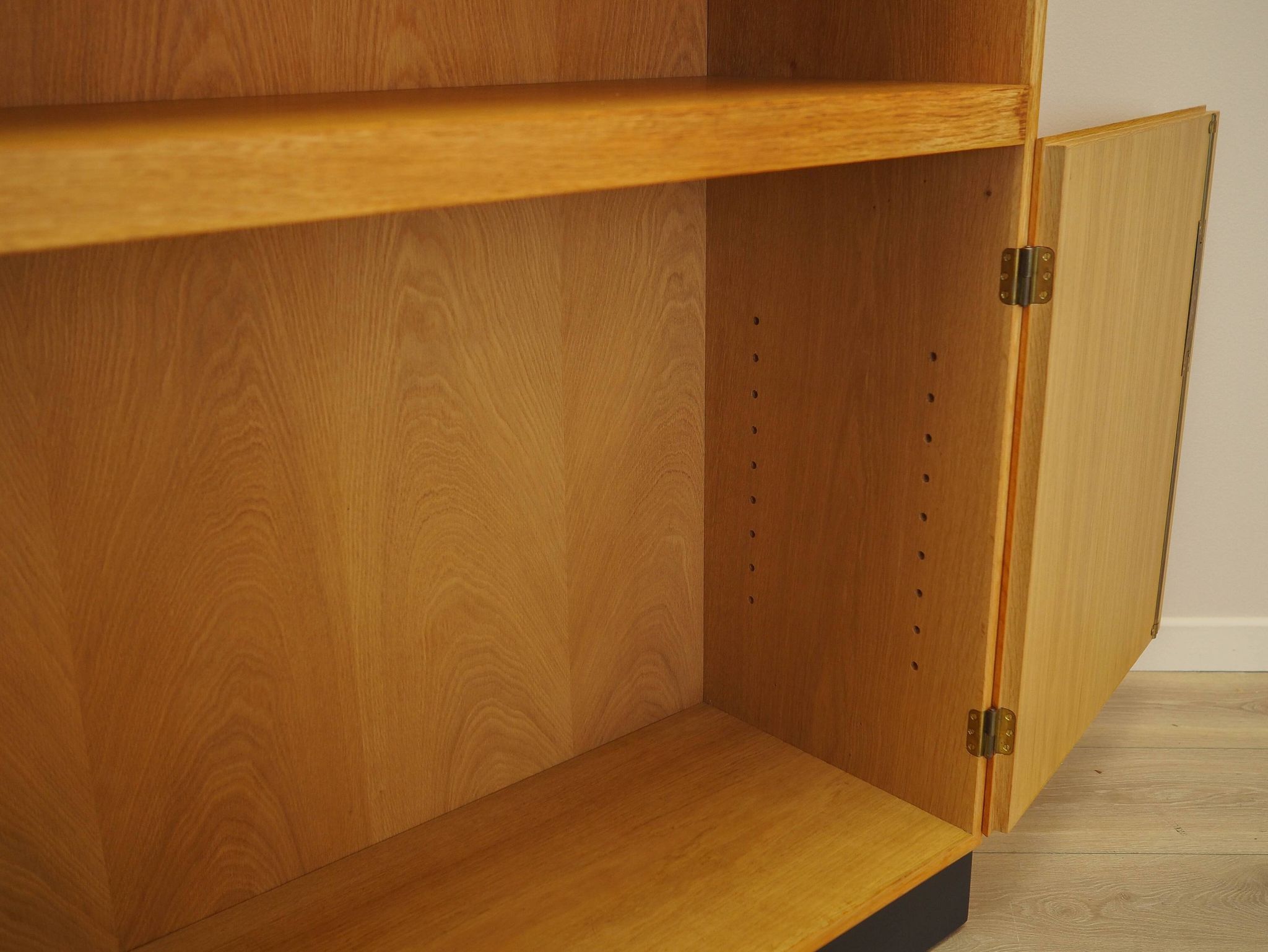 Ash wood bookcase, Danish design, 1960s, designer: Børge Mogensen