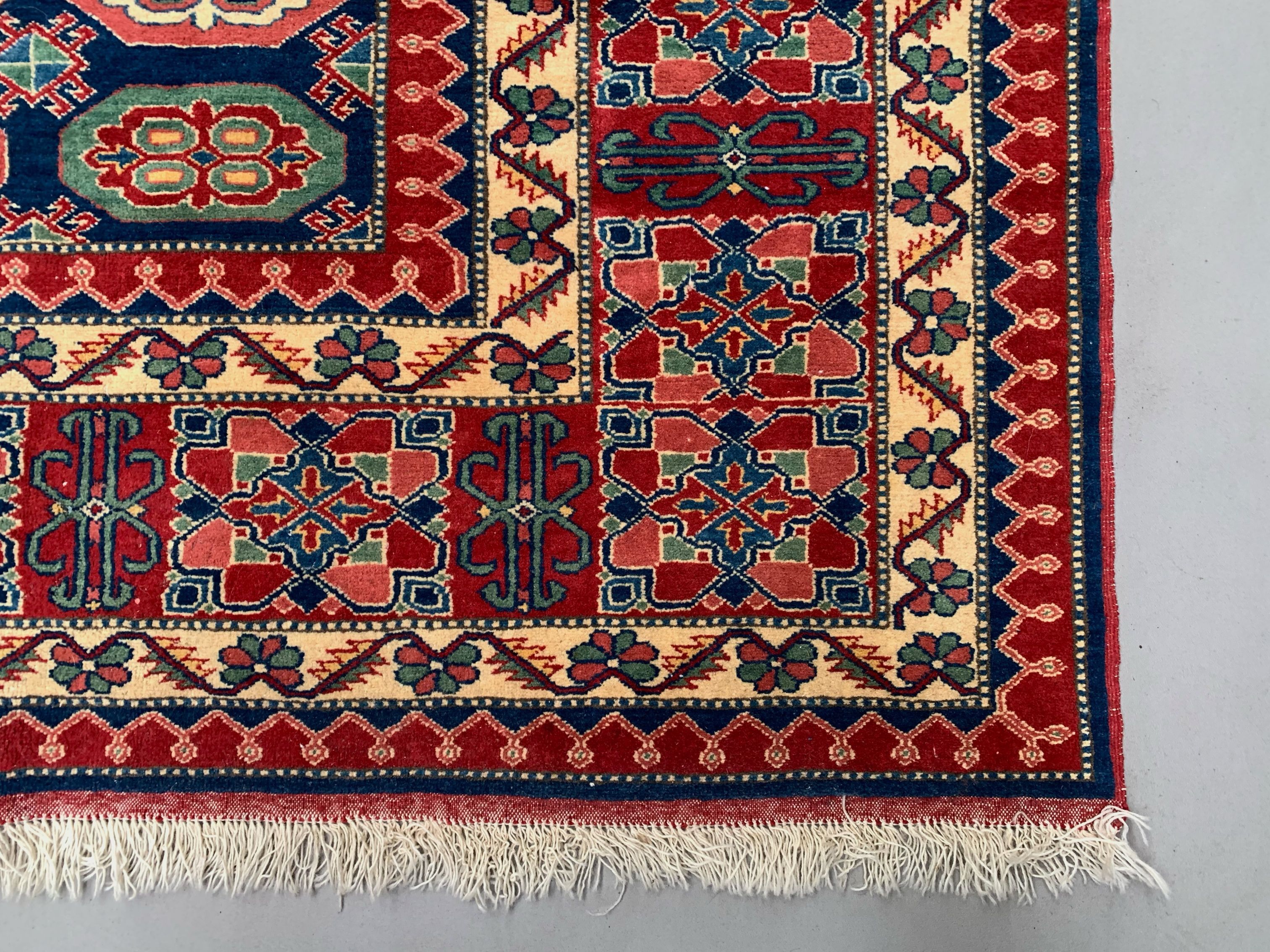 Turkish bergama rug 385x320 cm