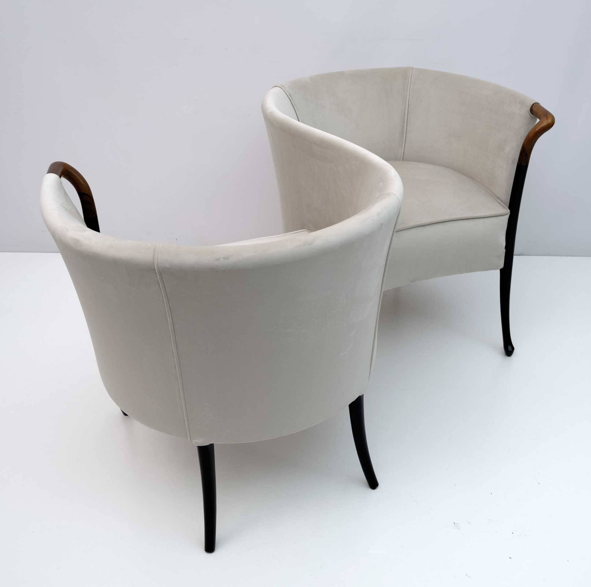 Rare Giorgetti Italian Velvet Conversation Sofa "Progetti", 1980s