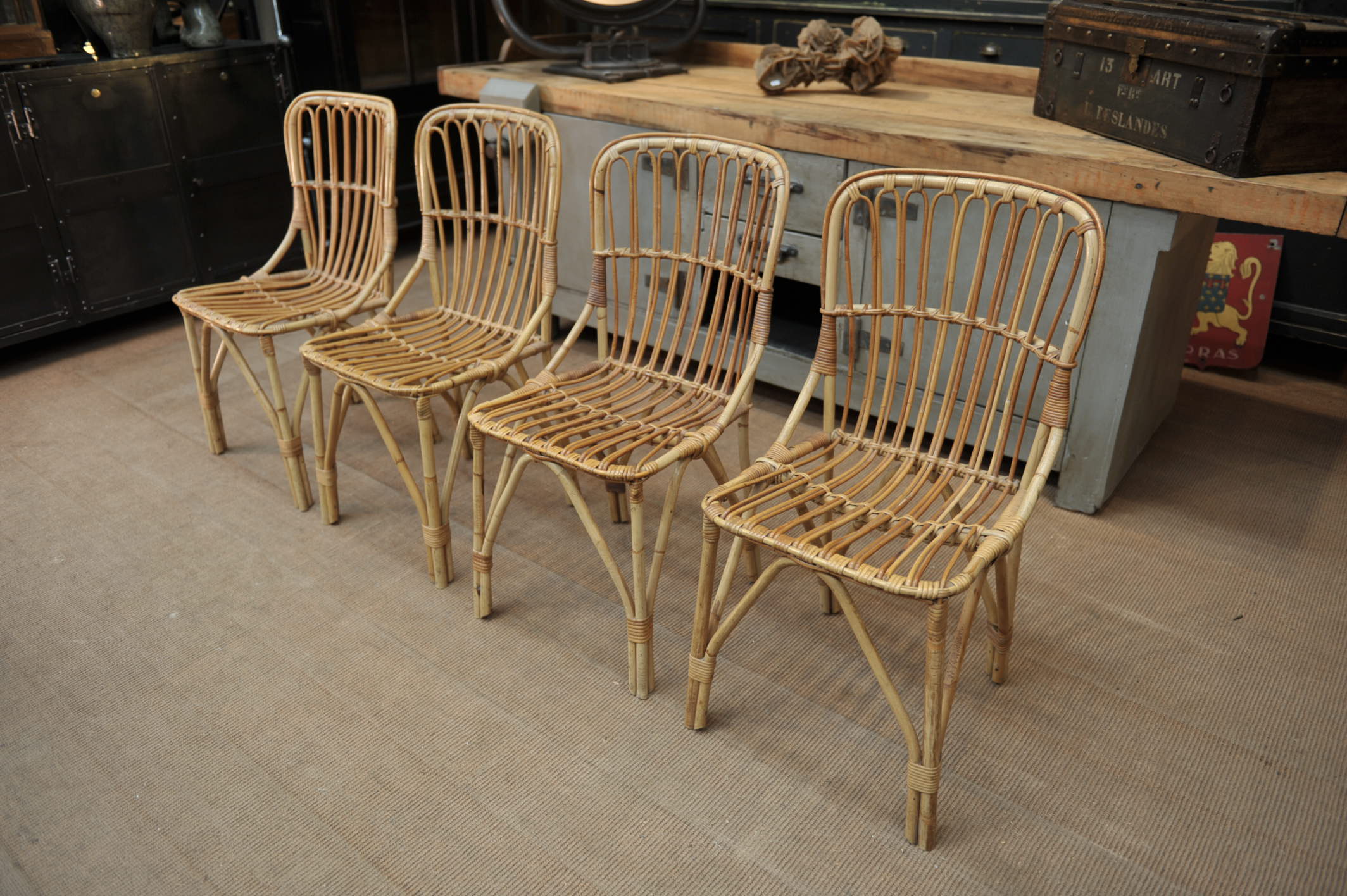 Lot de 4 chaises en rotin 1960