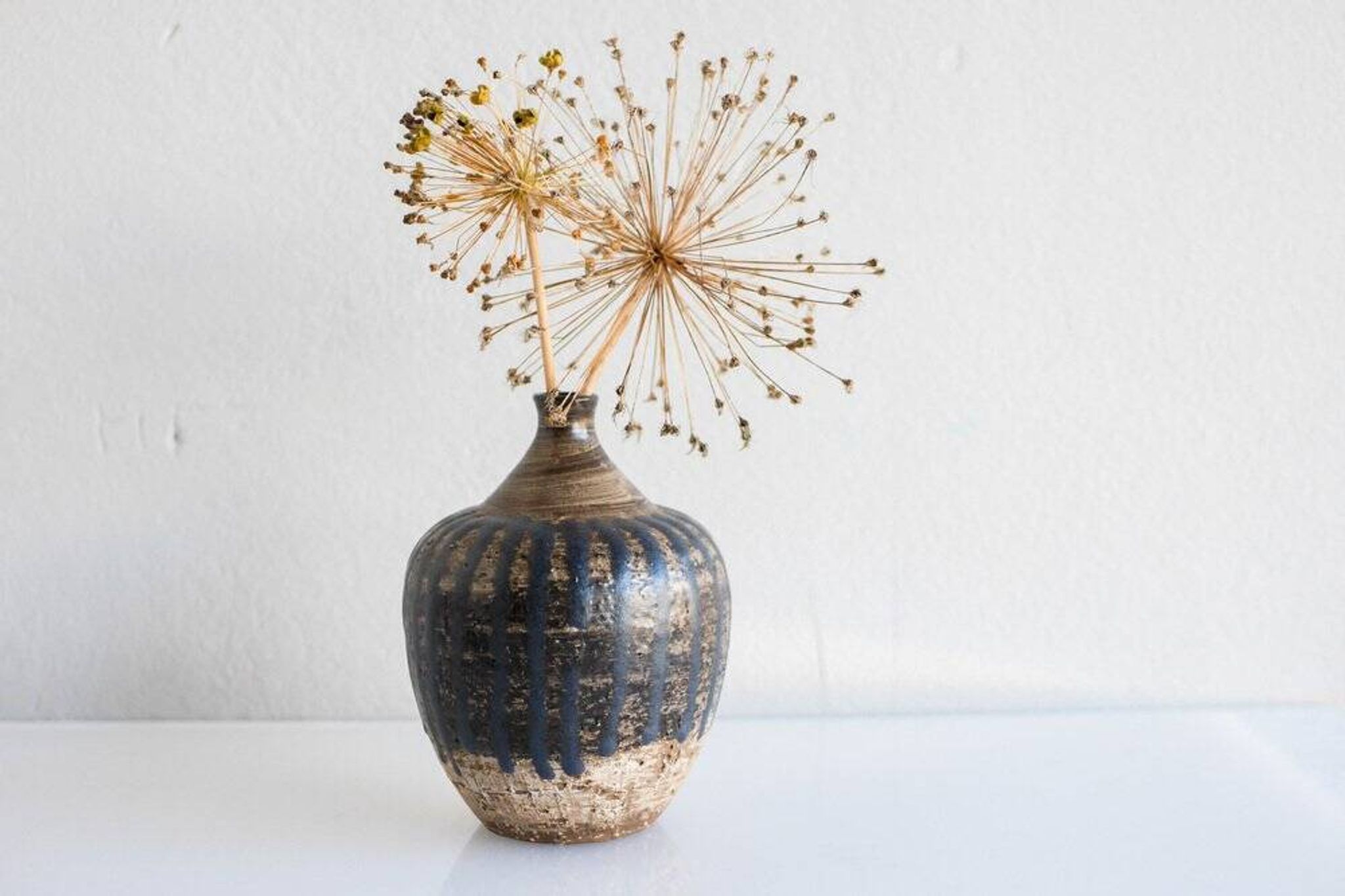 Mid-century Scandinavian modern brutalist art pottery vase by Mari Simmulson for Upsala Ekeby, Sweden, 1970s